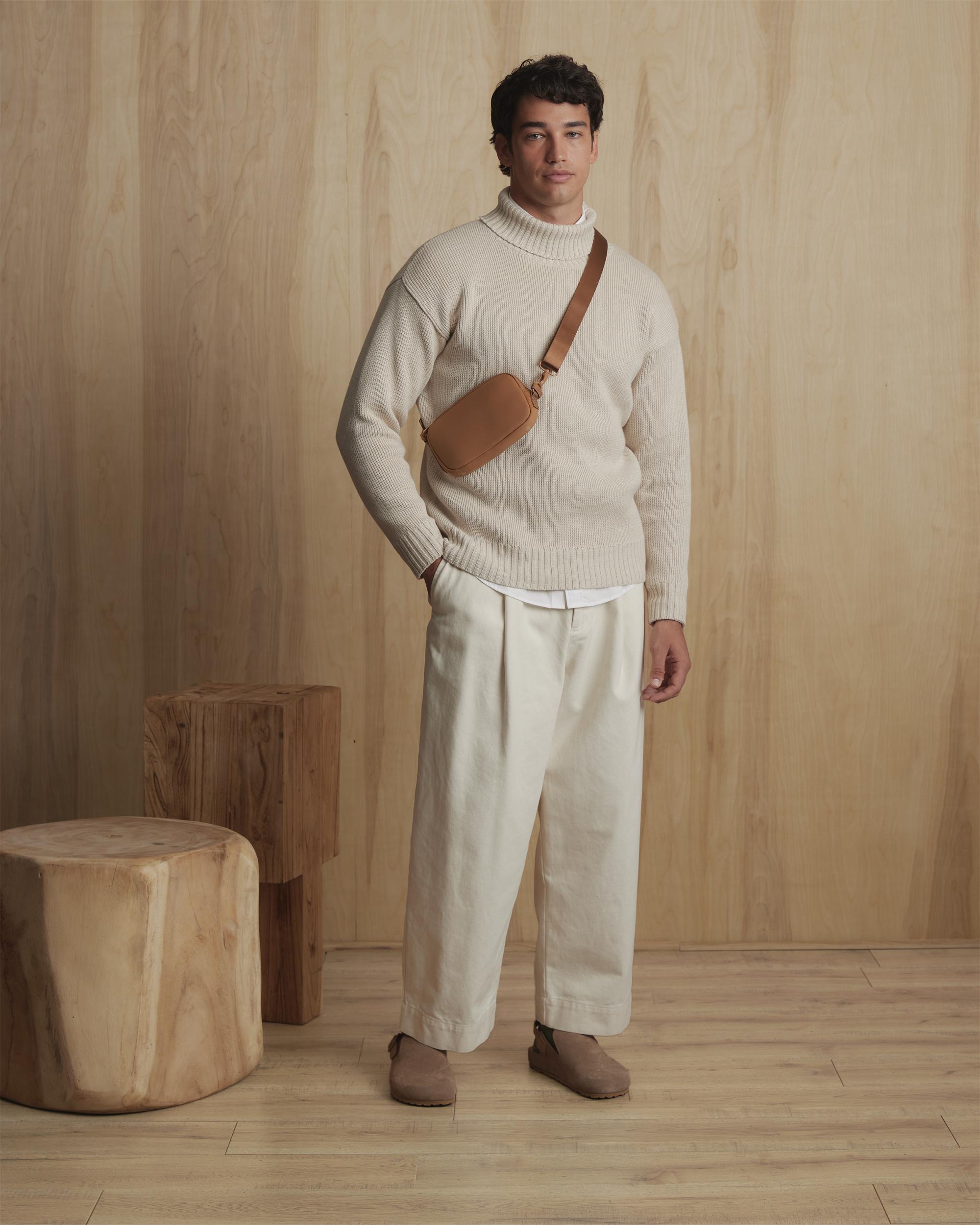 Quince | Women's All-Day Neoprene Phone Sling Recycled Polyester Product Image