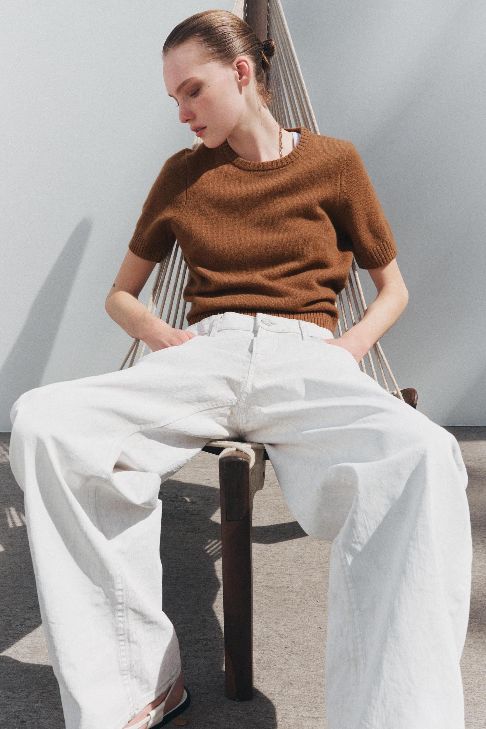 100% WOOL TOP Product Image