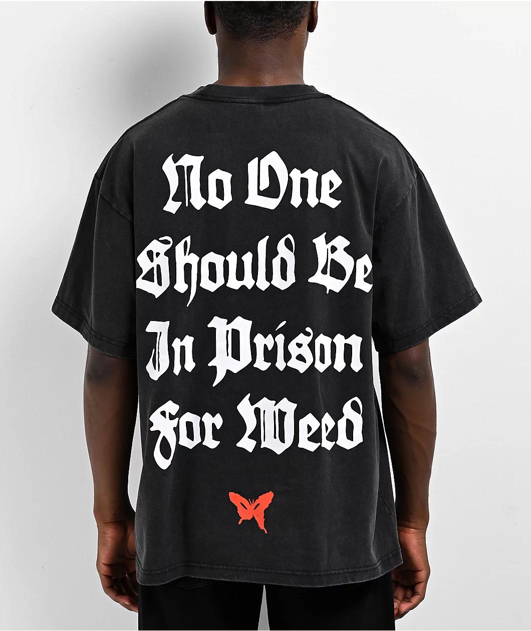 CLSCS No One Should Be In Prison For Smoking Weed Black T-Shirt Product Image