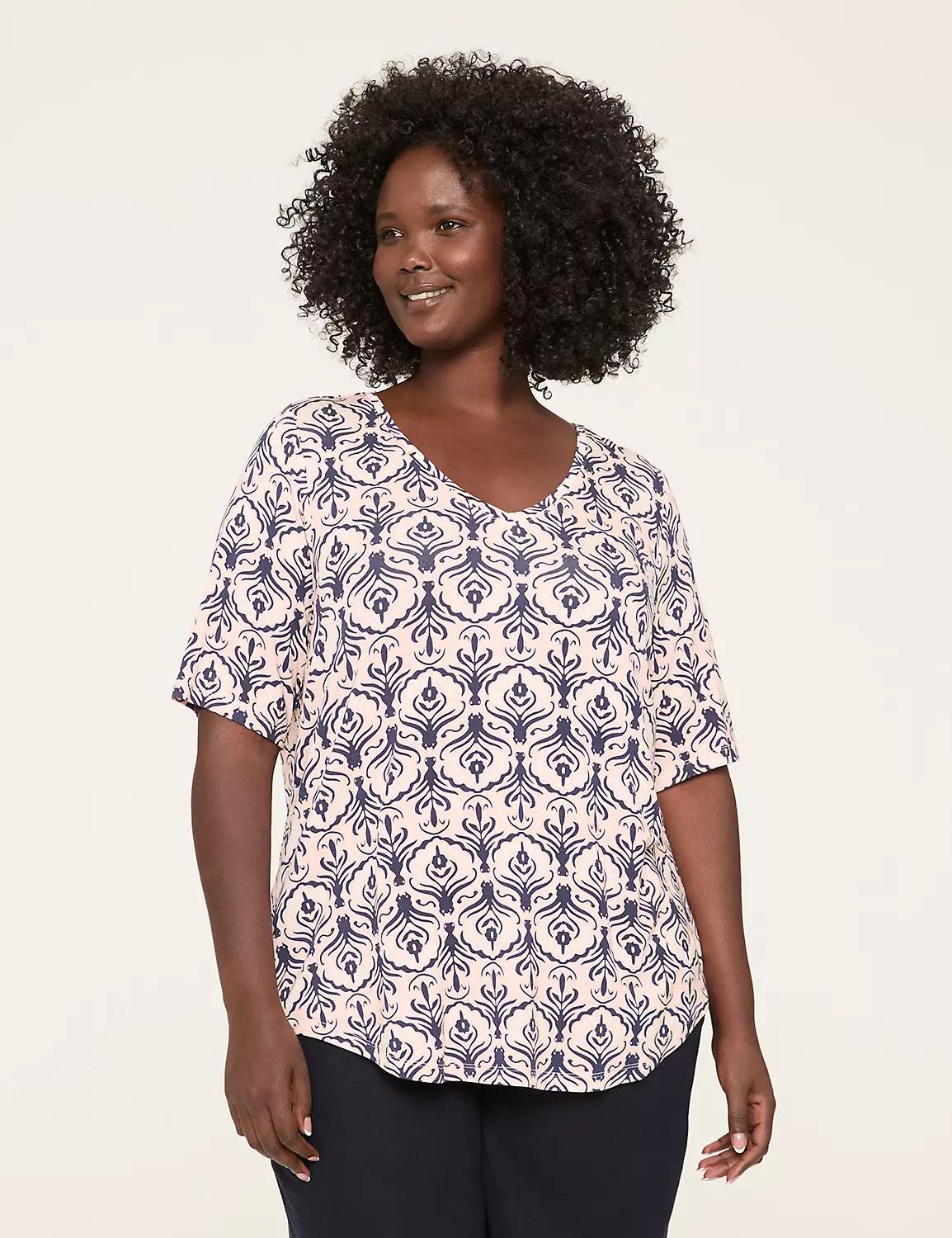 Perfect Sleeve V-Neck Curved-Hem Tee Product Image