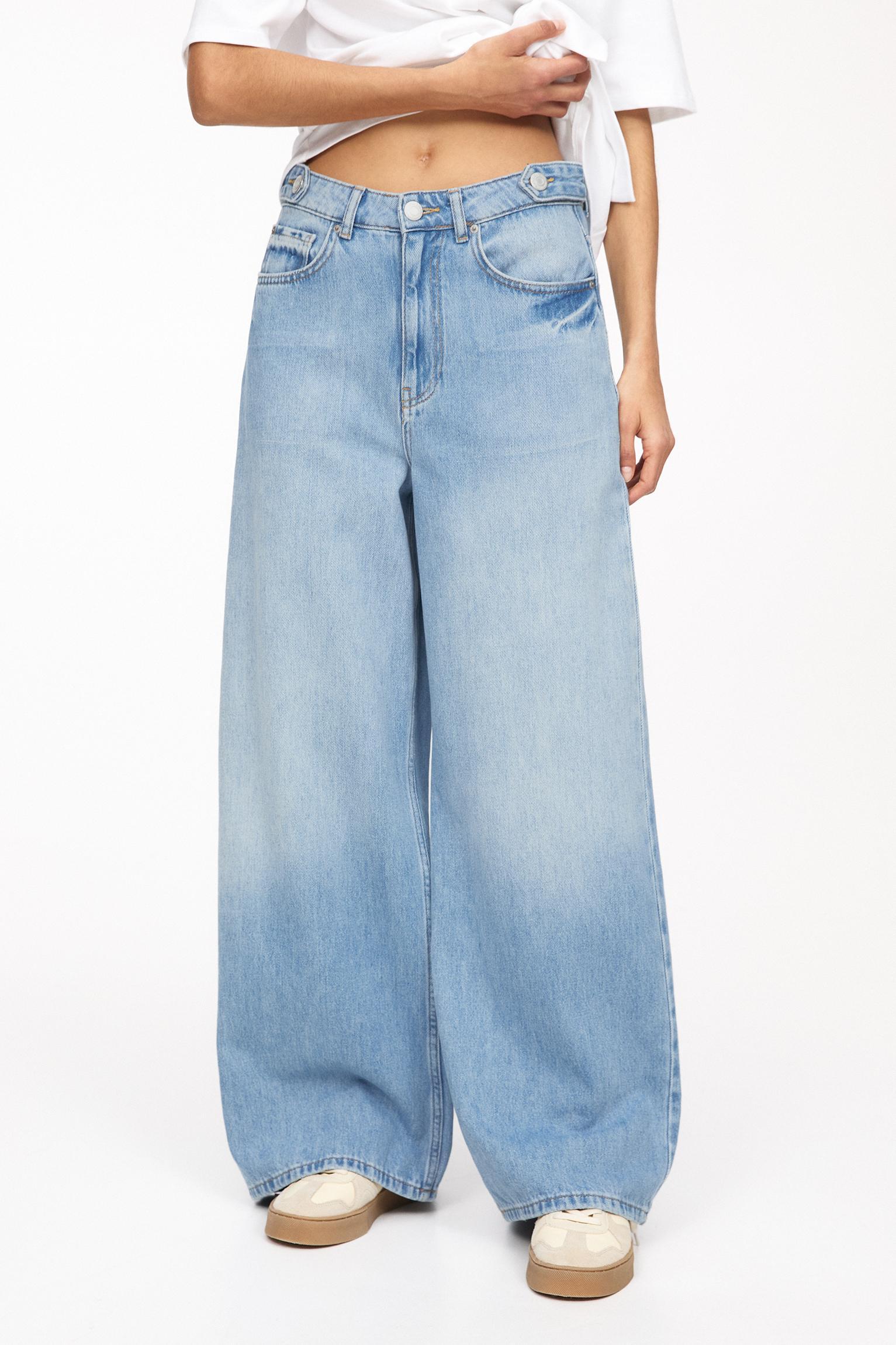 Wide leg baggy jeans with belt loops Product Image