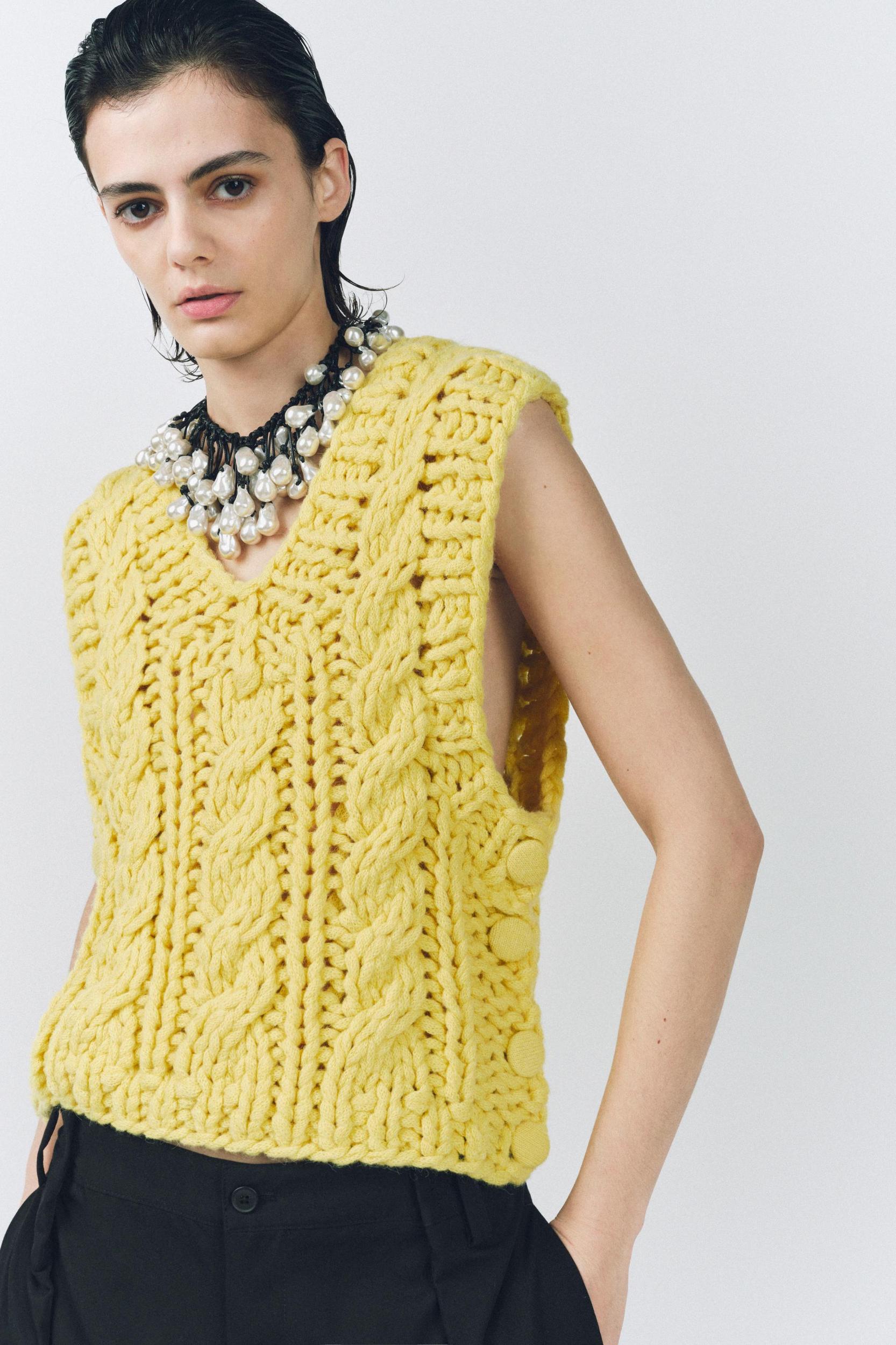 CHUNKY KNIT VEST Product Image
