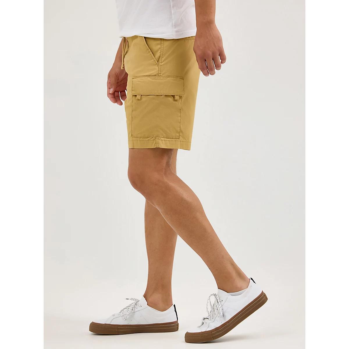 Men's Cargo Pull On Short in Prairie Sand Product Image