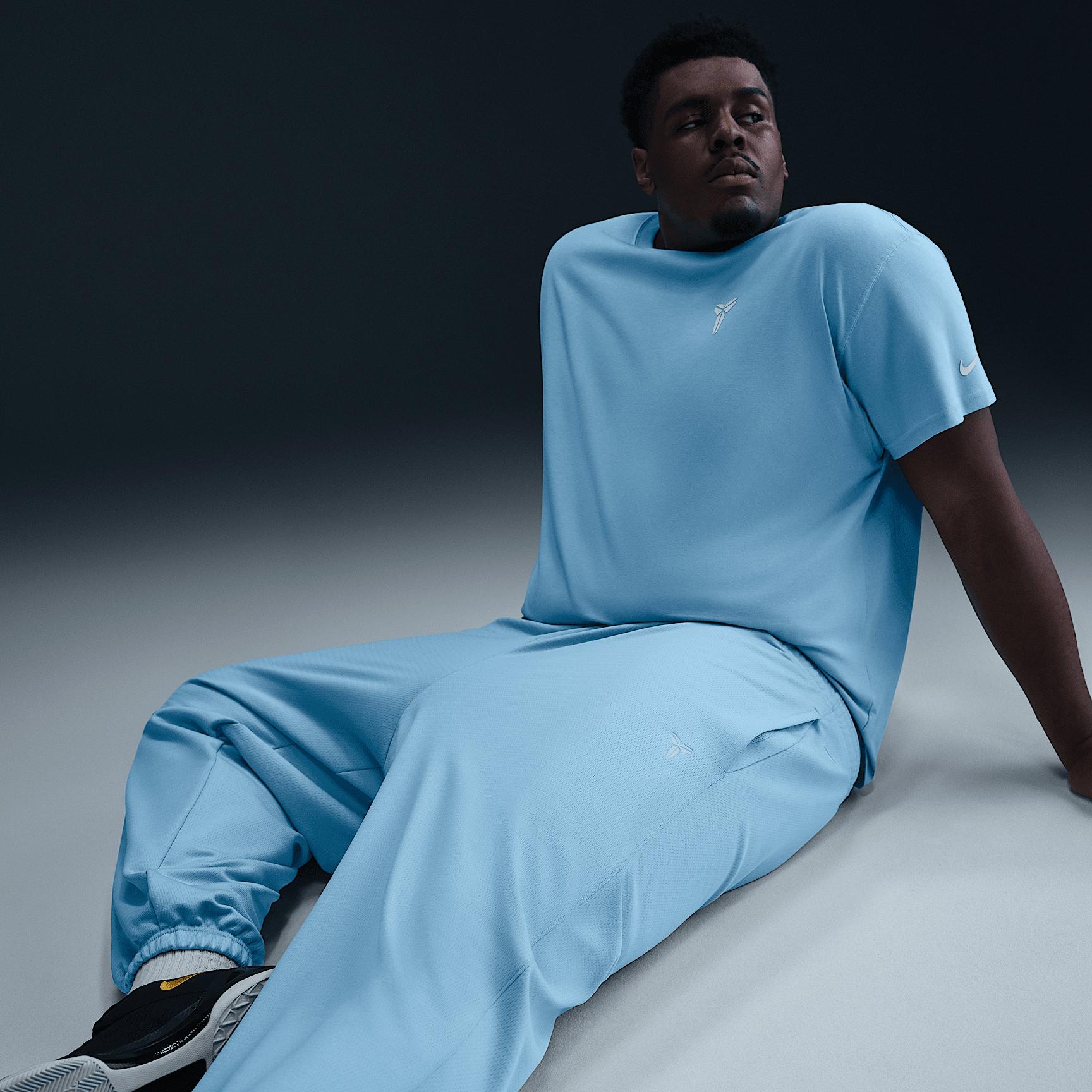 Nike Men's Kobe Therma-FIT Basketball Pants Product Image