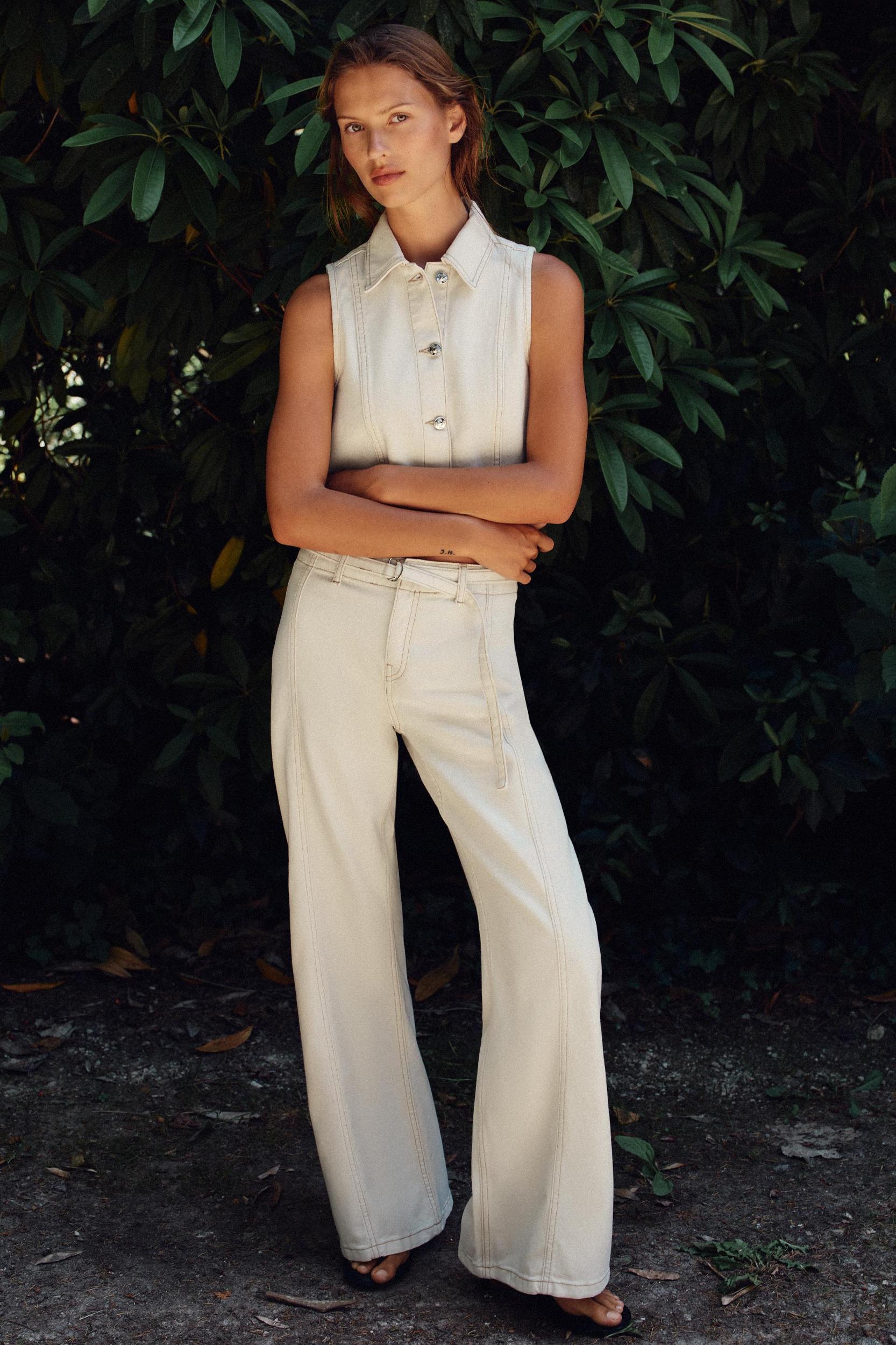 Z1975 HIGH-WAISTED BOOTCUT BELTED JEANS Product Image