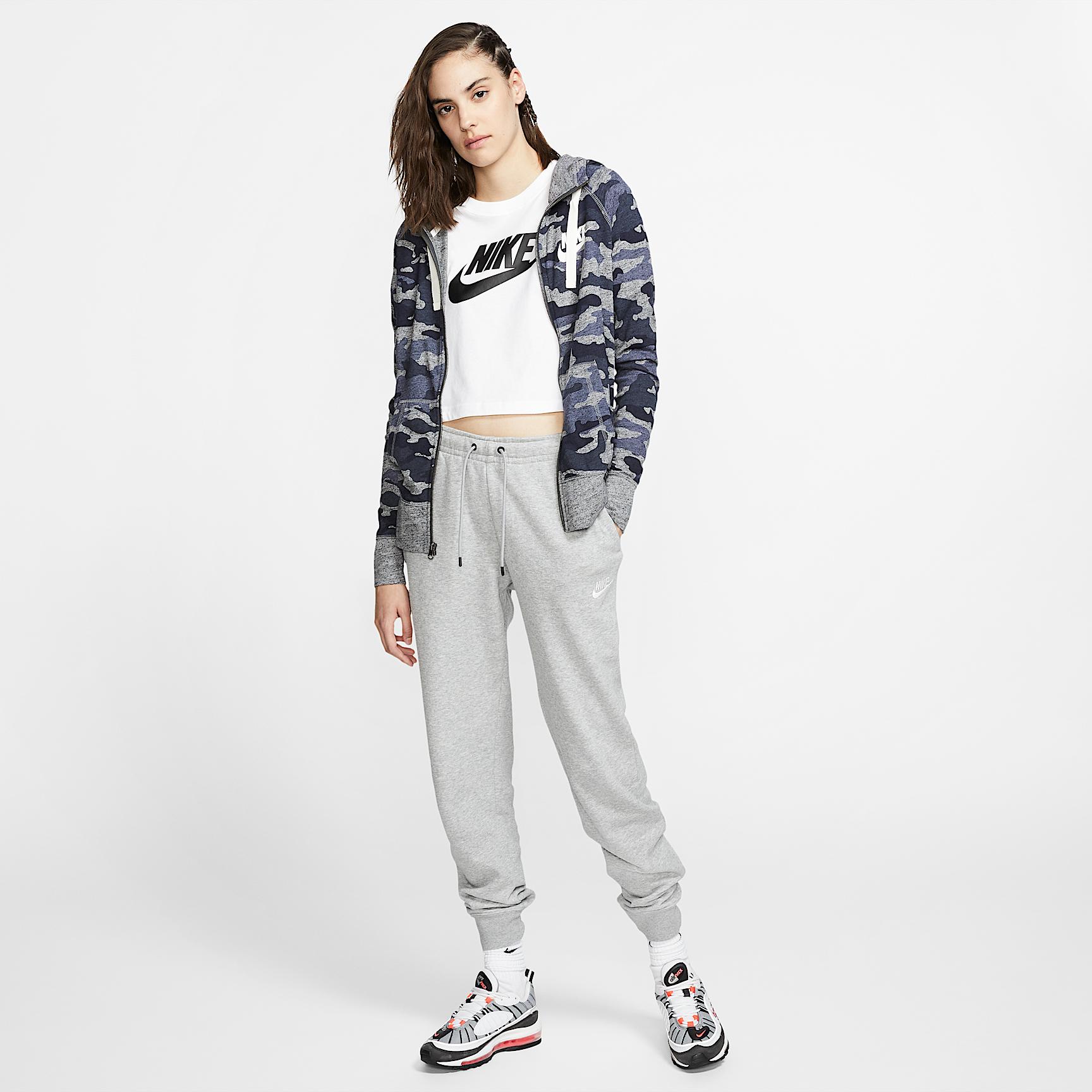 Women's Nike Sportswear Essential Fleece Pants Product Image