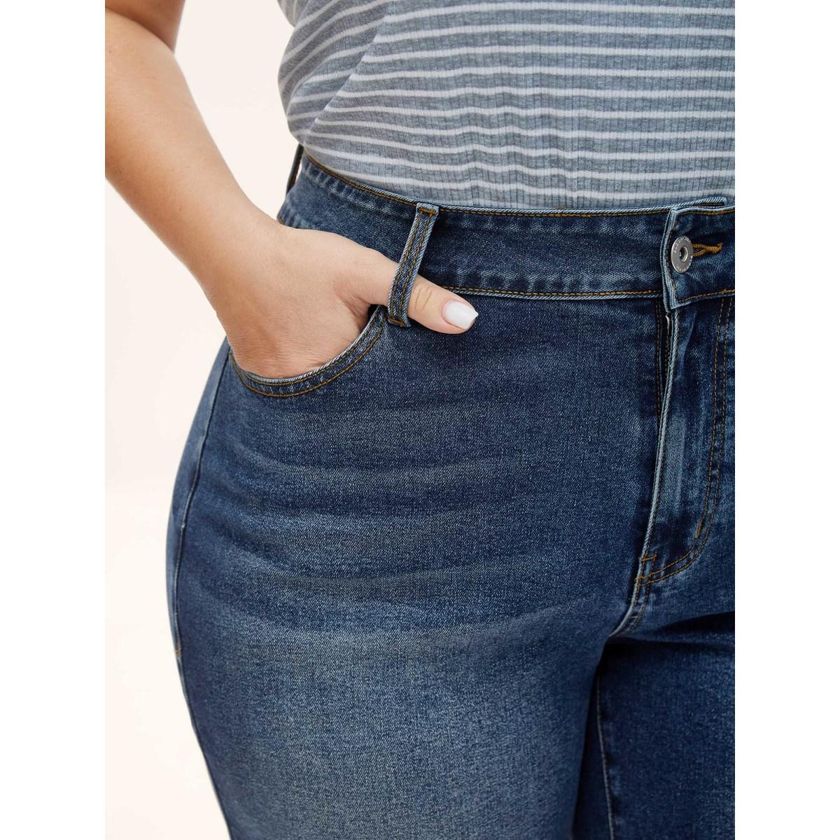 Plus Size Stretch Straight-Leg Faded Denim Shorts Women Denimindigo Medium stretch Casual Slanted pocket Leisure Denim Shorts BloomChic 16/1X Product Image