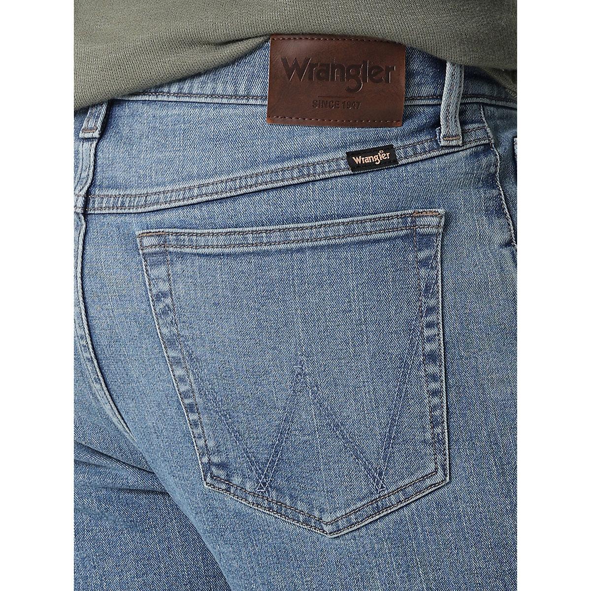Men's Relaxed Bootcut Jean in Milo Product Image
