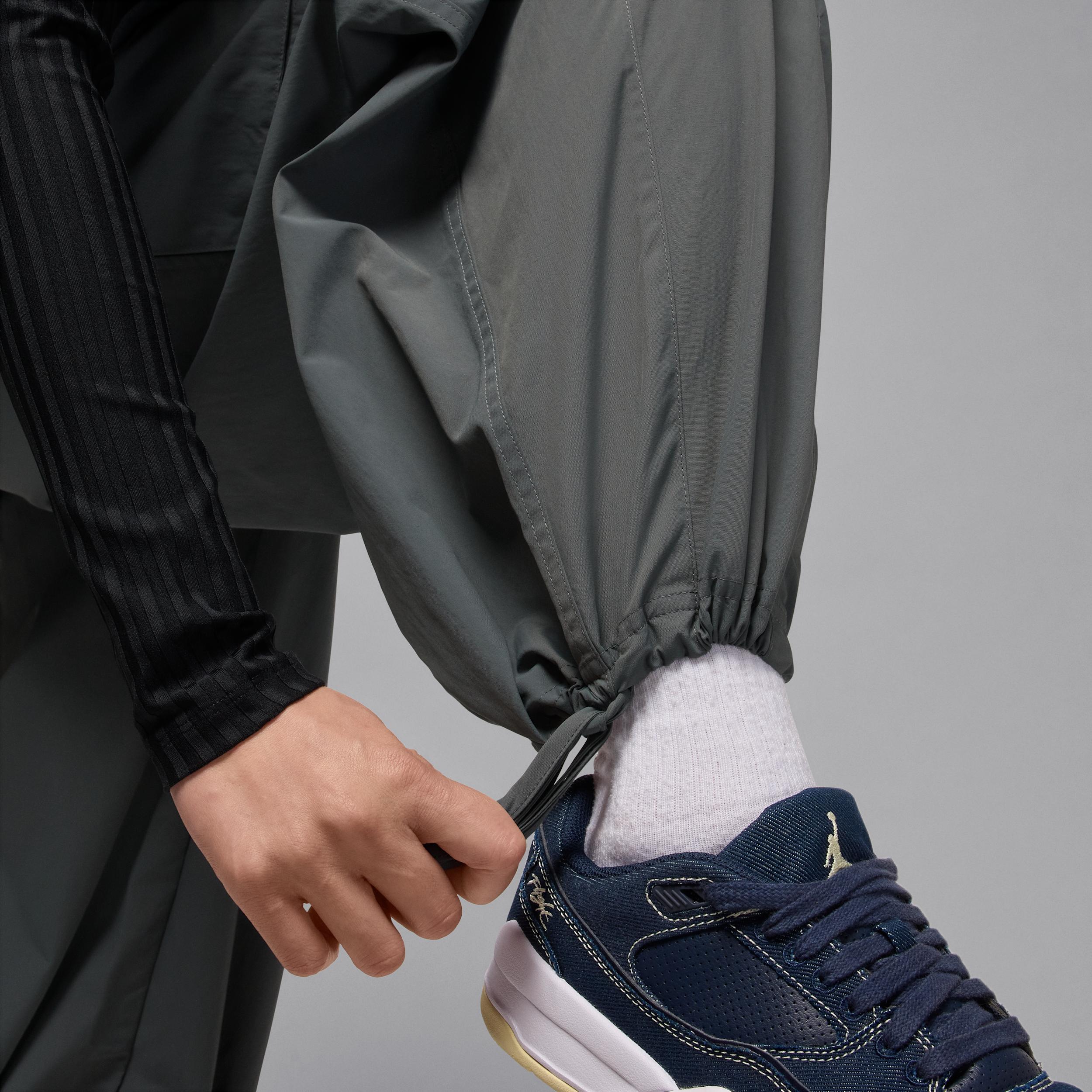 Womens Jordan Flight Chicago Parachute Pants | HM6144-068 Product Image