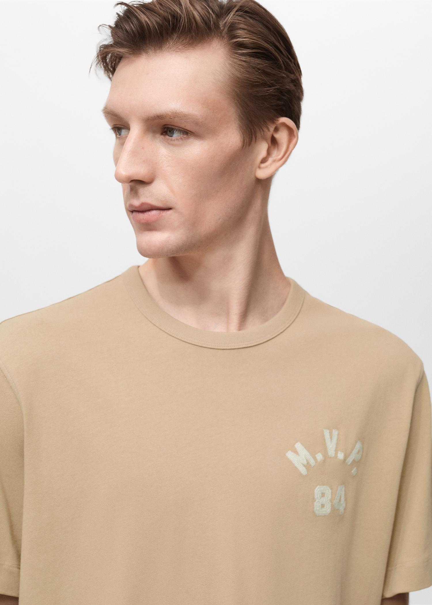 Embroidered detail cotton T-shirt - Men | MANGO USA Product Image