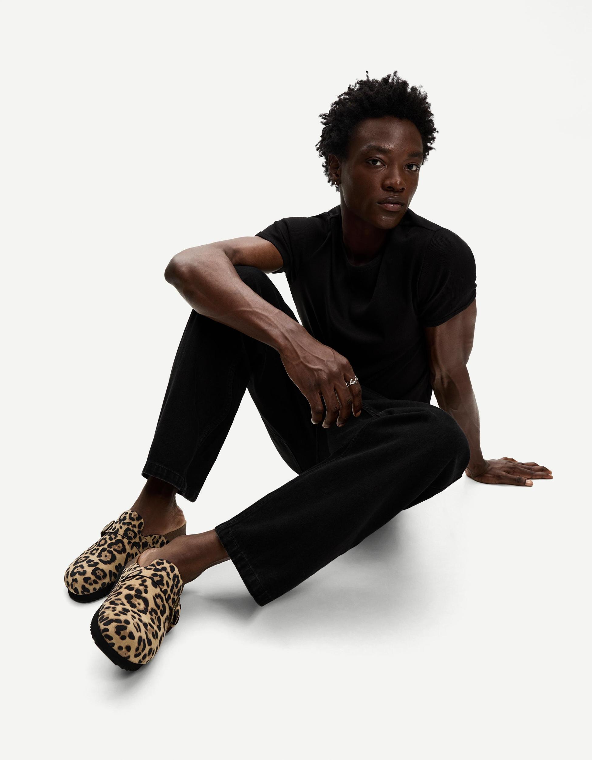 Animal print clogs Product Image