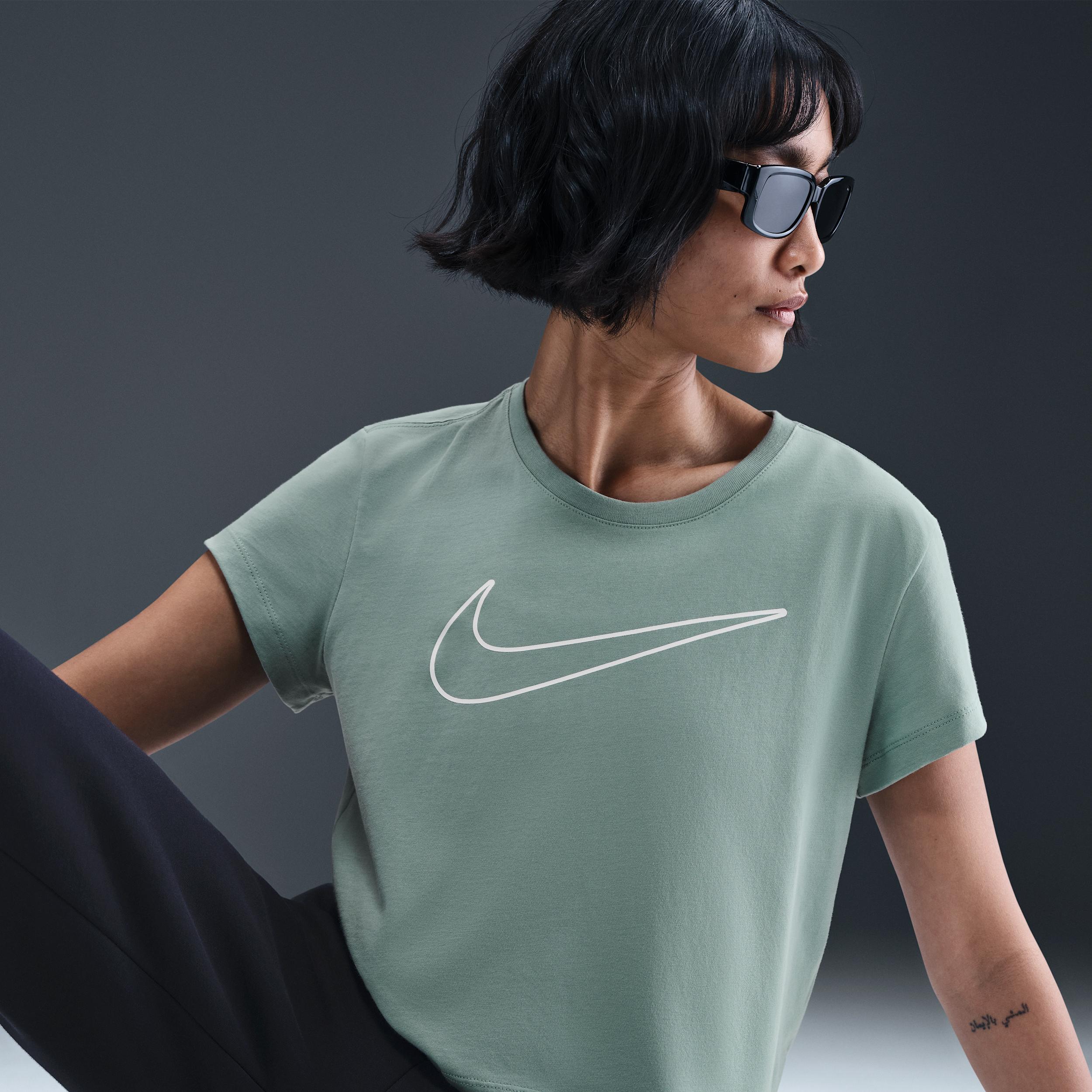 Womens Nike Sportswear Short-Sleeve Graphic T-Shirt | HV5002-017 Product Image