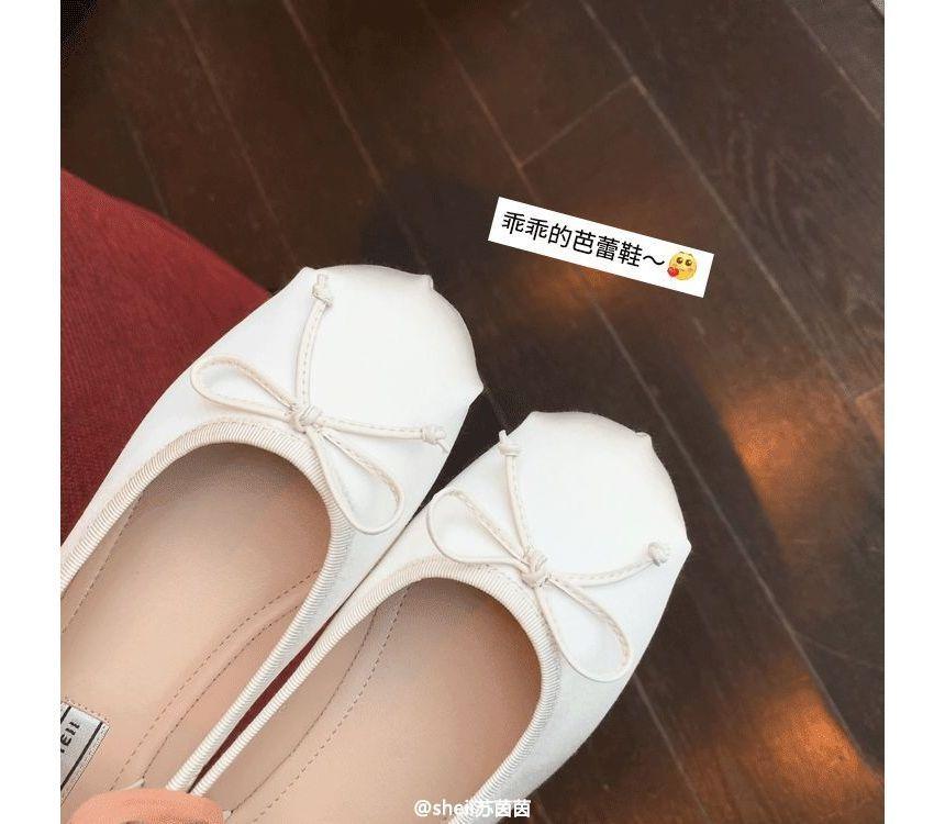 Elastic Strap Ballet Flats Product Image