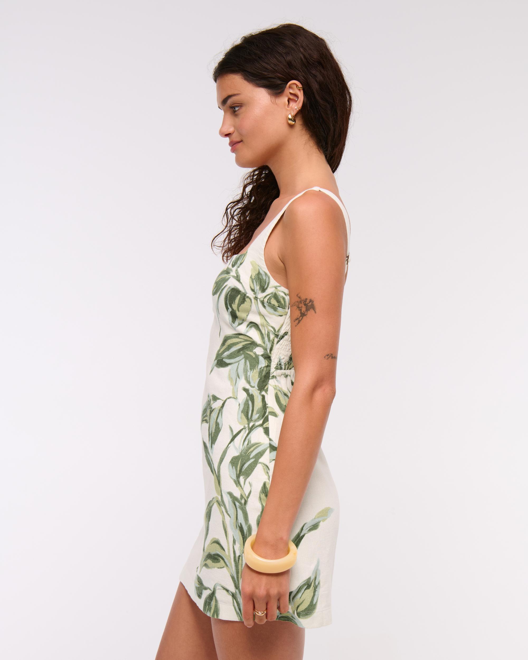 The A&F Scarlett Squareneck Linen-Blend Skort Product Image