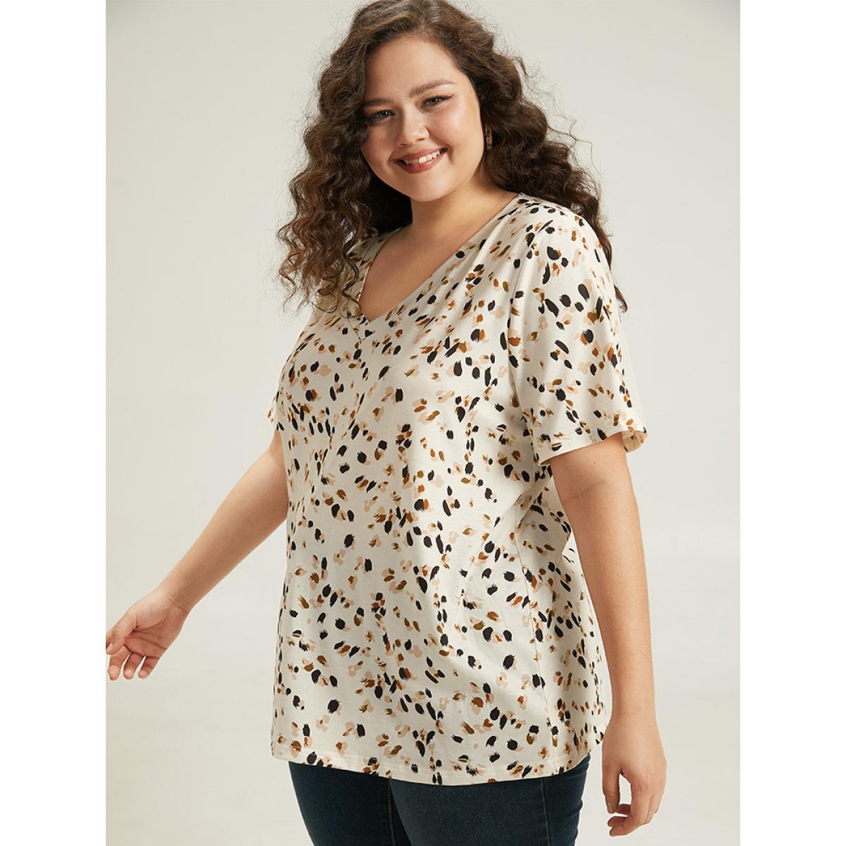 Plus Size Allover Print V Neck T-shirt Multicolor Women Casual Printed Ditsy Floral V-neck Dailywear T-shirts BloomChic 22-24/3X Product Image