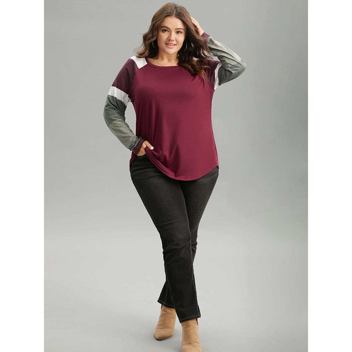 Plus Size Striped Contrast Patchwork Raglan Sleeve T-shirt Scarlet Women Casual Contrast Striped Round Neck Festival-Christmas T-shirts BloomChic 28/5X Product Image