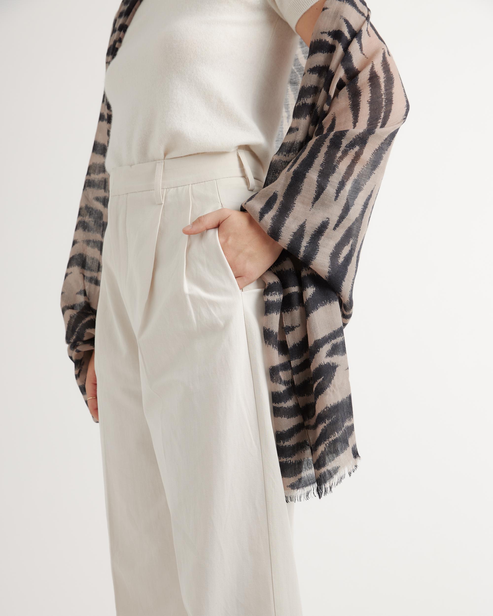 Quince | Women's Featherweight Wool Cashmere Frayed Edge Scarf Product Image