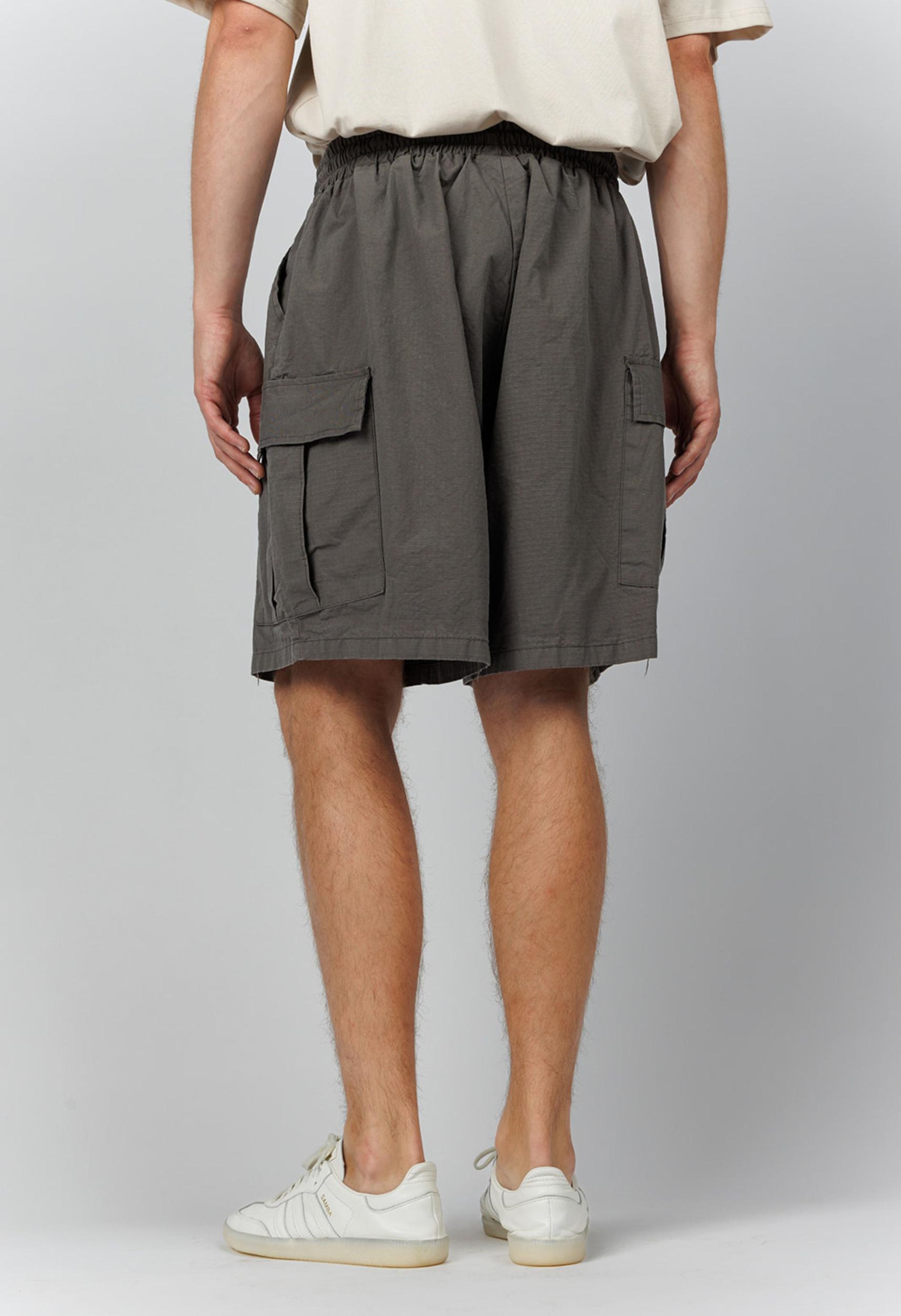 Cargo Shorts in Charcoal Product Image