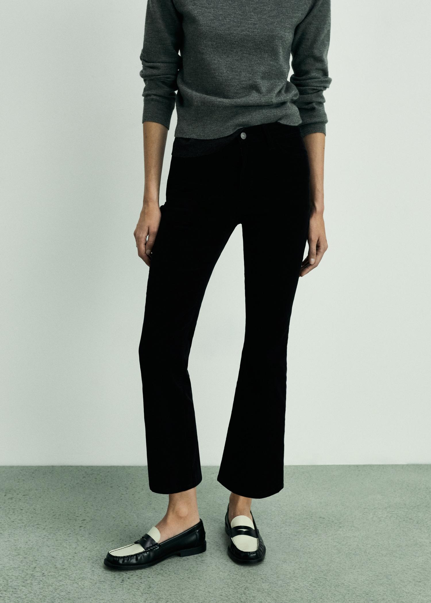 Sienna flared cropped corduroy jeans - Women | MANGO USA Product Image