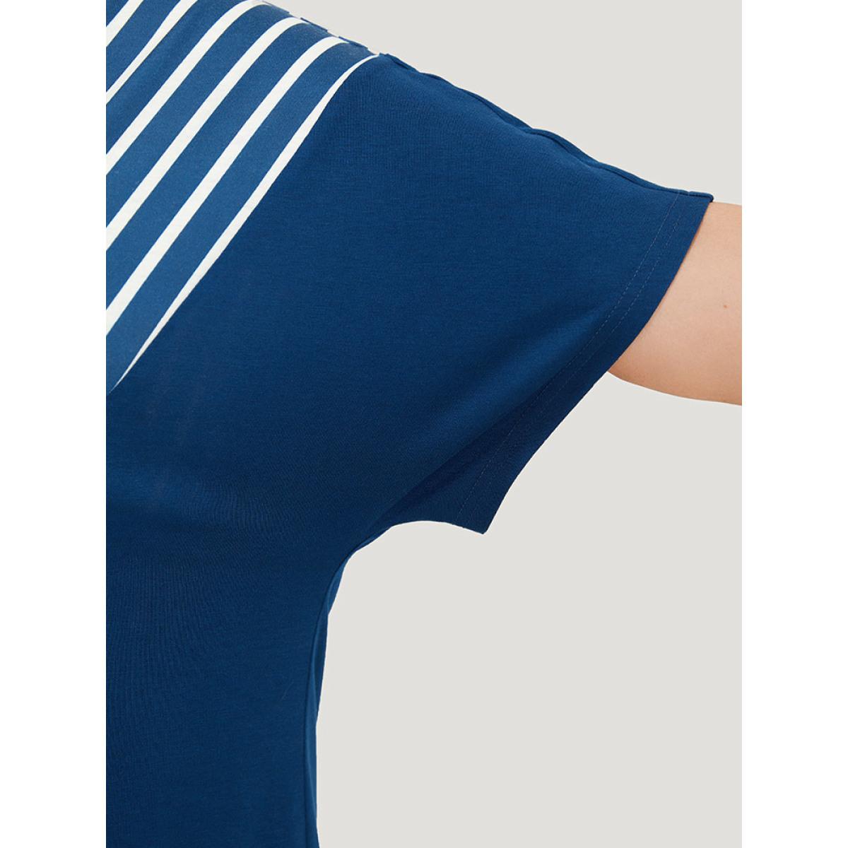 Plus Size Striped V Neck Batwing Sleeve Geometric T-shirt DarkBlue Women Casual Geometric V-neck Dailywear T-shirts BloomChic 26/4X Product Image