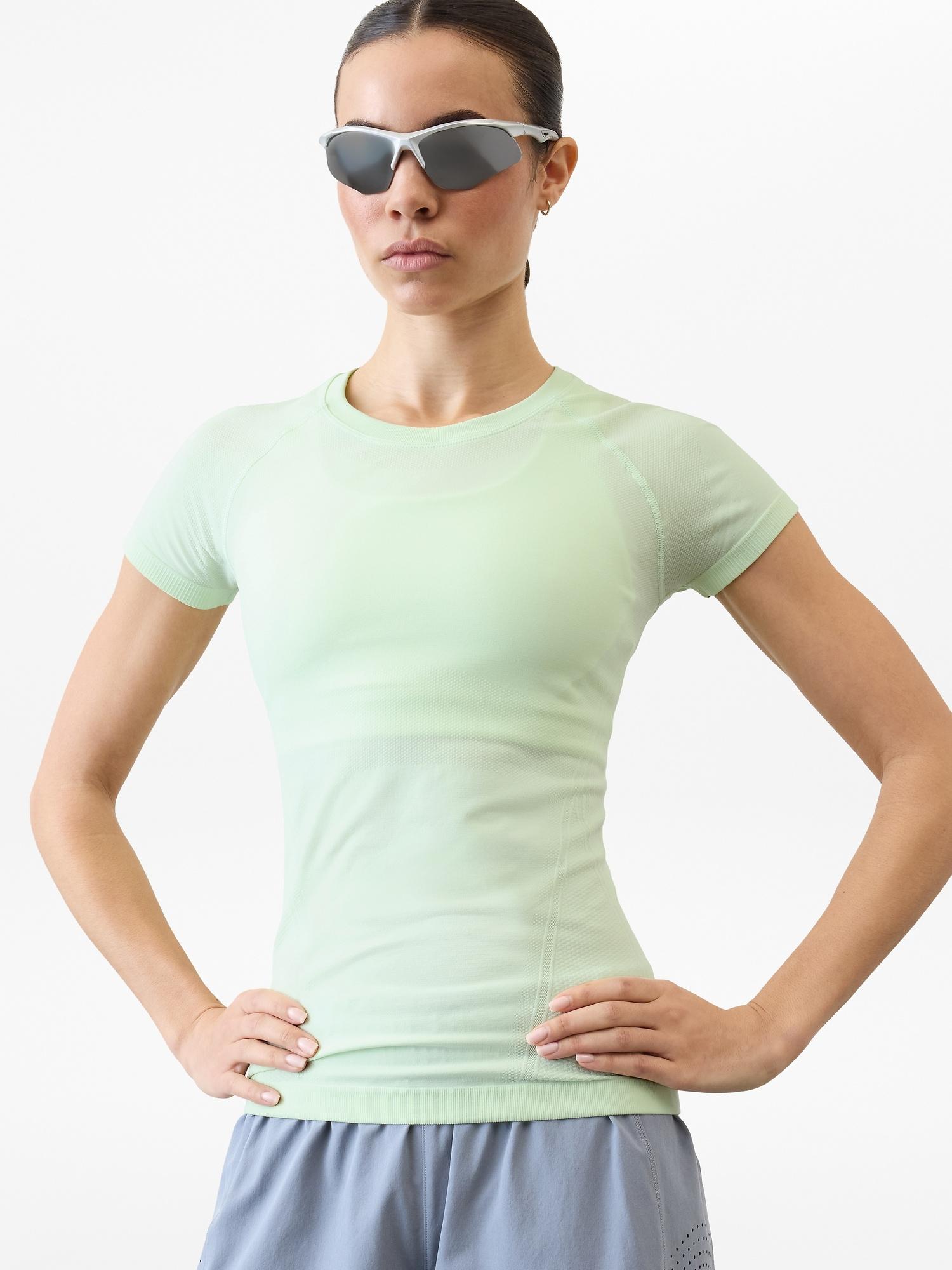 Momentum Seamless Tee Product Image