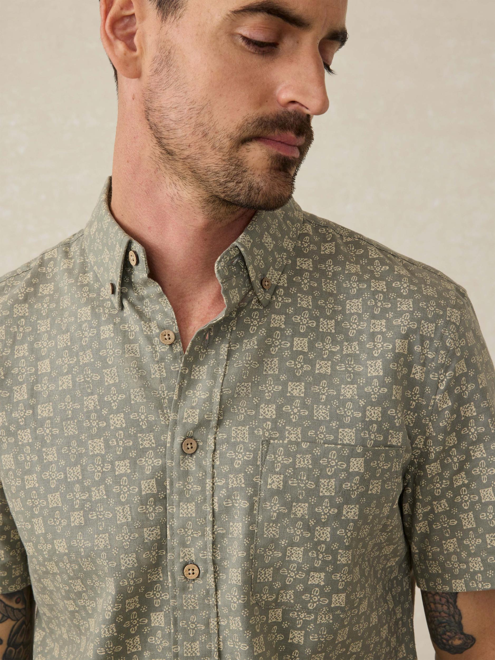 Short-Sleeve Breeze Shirt - Sundried Sage Emblem Male Product Image