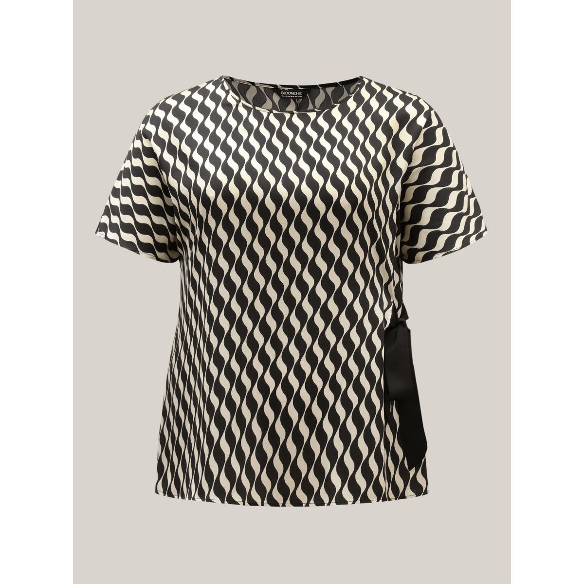 Plus Size Wavy Print Tied Slit Loungewear Set Women Black Tie knot Short sleeve Boat Neck Office Loungewear Sets BloomChic 14-16/1X Product Image