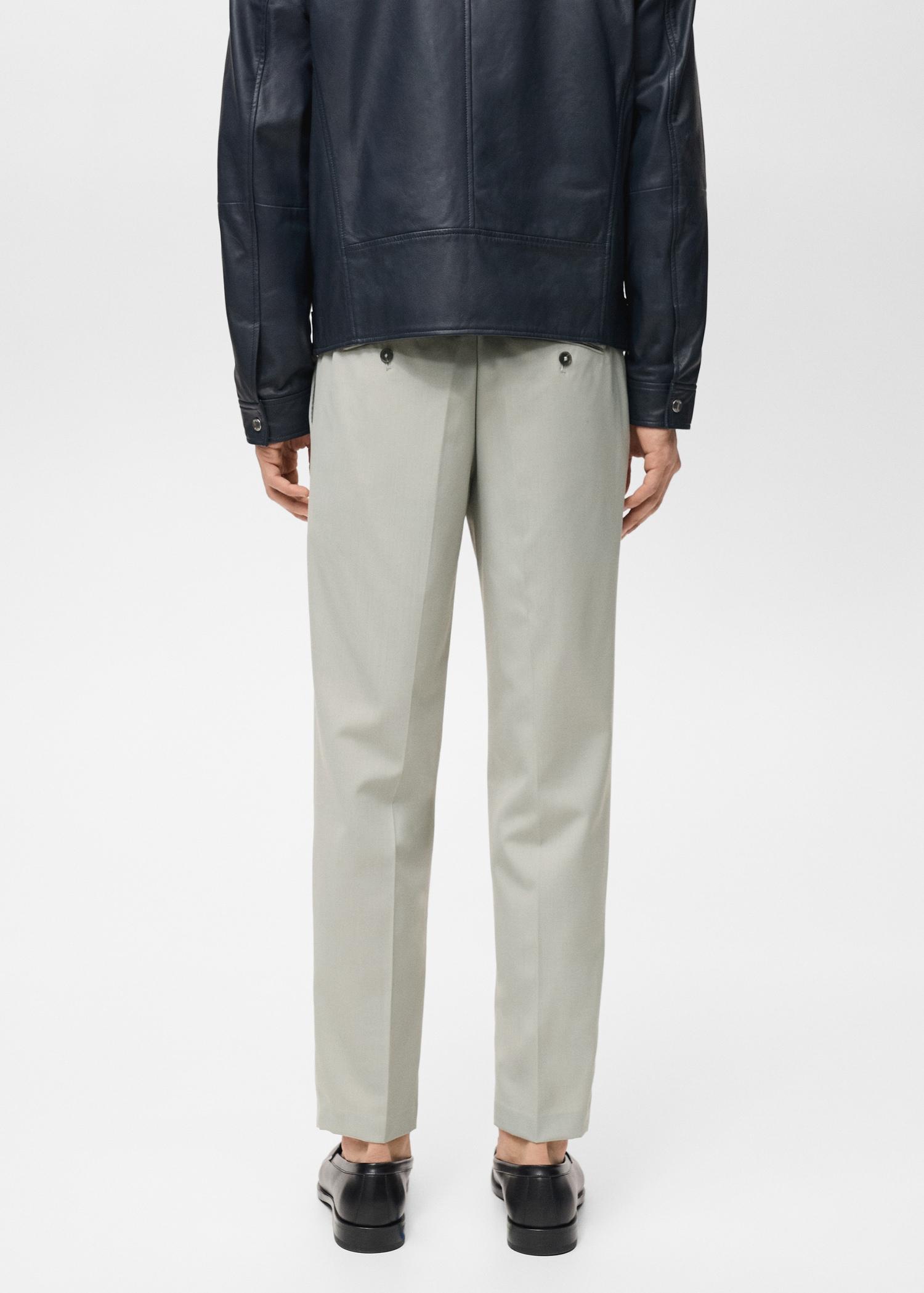 Slim-fit pleated cool wool pants - Men | MANGO USA Product Image