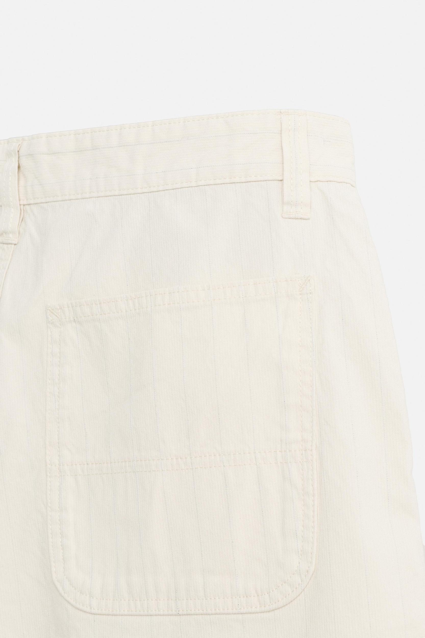 STRIPED REGULAR FIT SHORTS Product Image