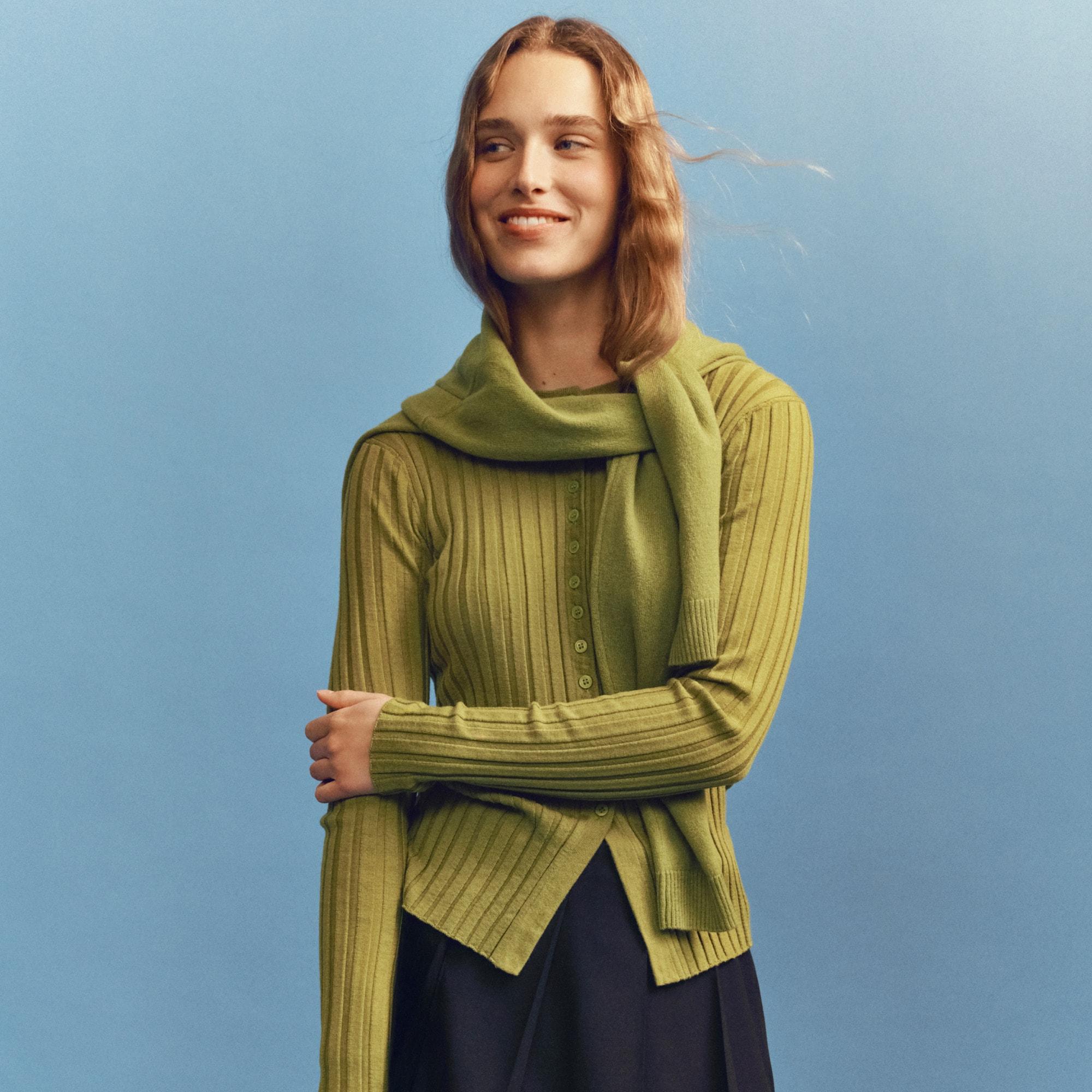 Wide-rib fitted cardigan top in merino wool Product Image