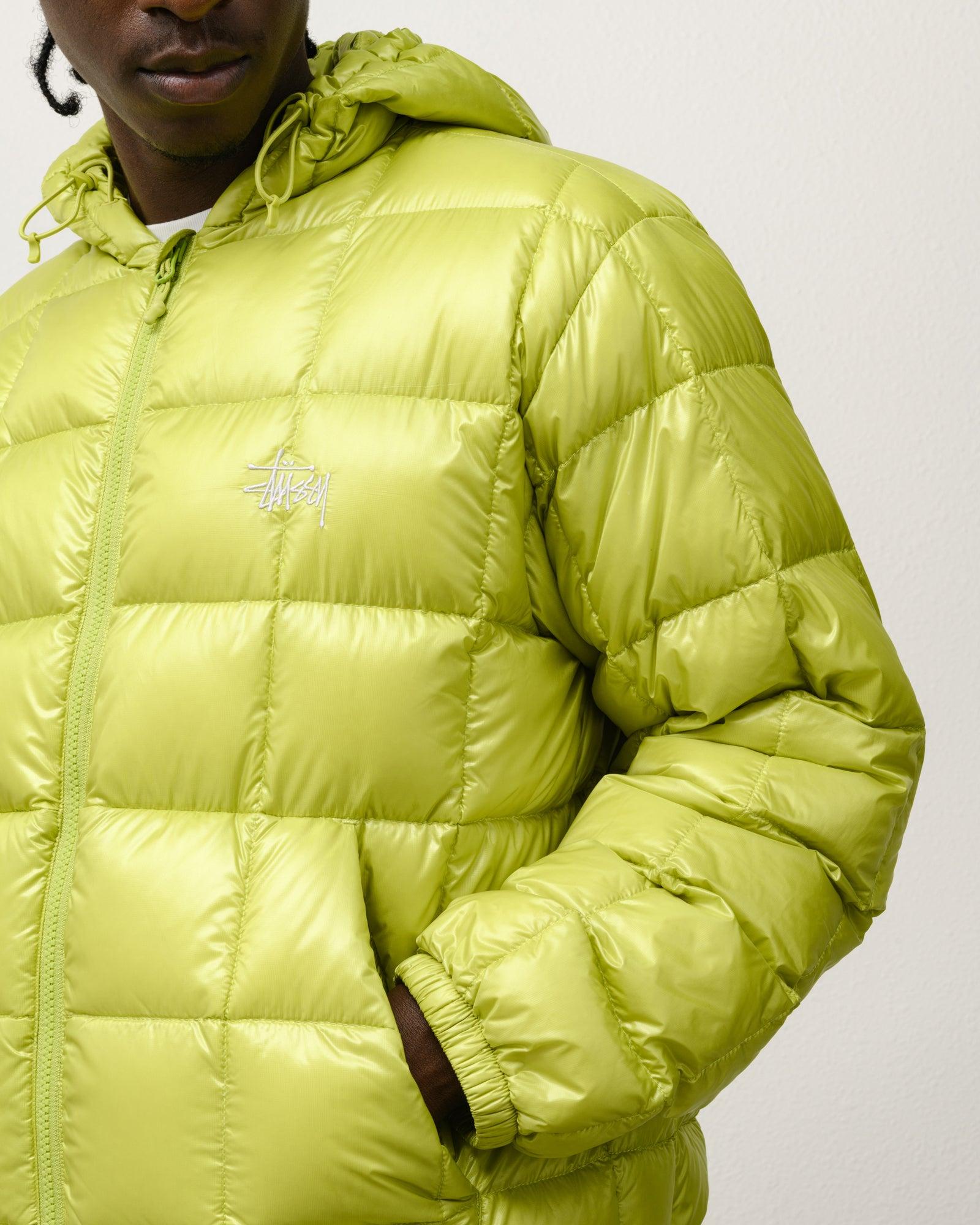 MIDWEIGHT HOODED PUFFER Male Product Image
