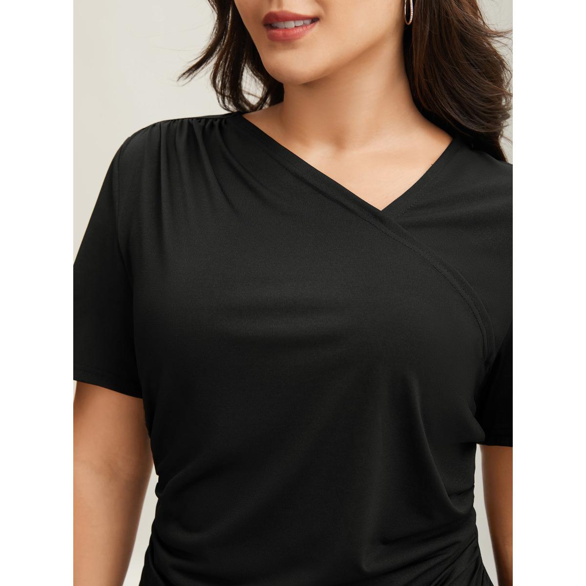 Plus Size Asymmetrical Neckline Curved Hem Plain T-Shirt Black Women Leisure Gathered Asymmetrical Neck Bodycon Casual T-shirts BloomChic 28/5X Product Image
