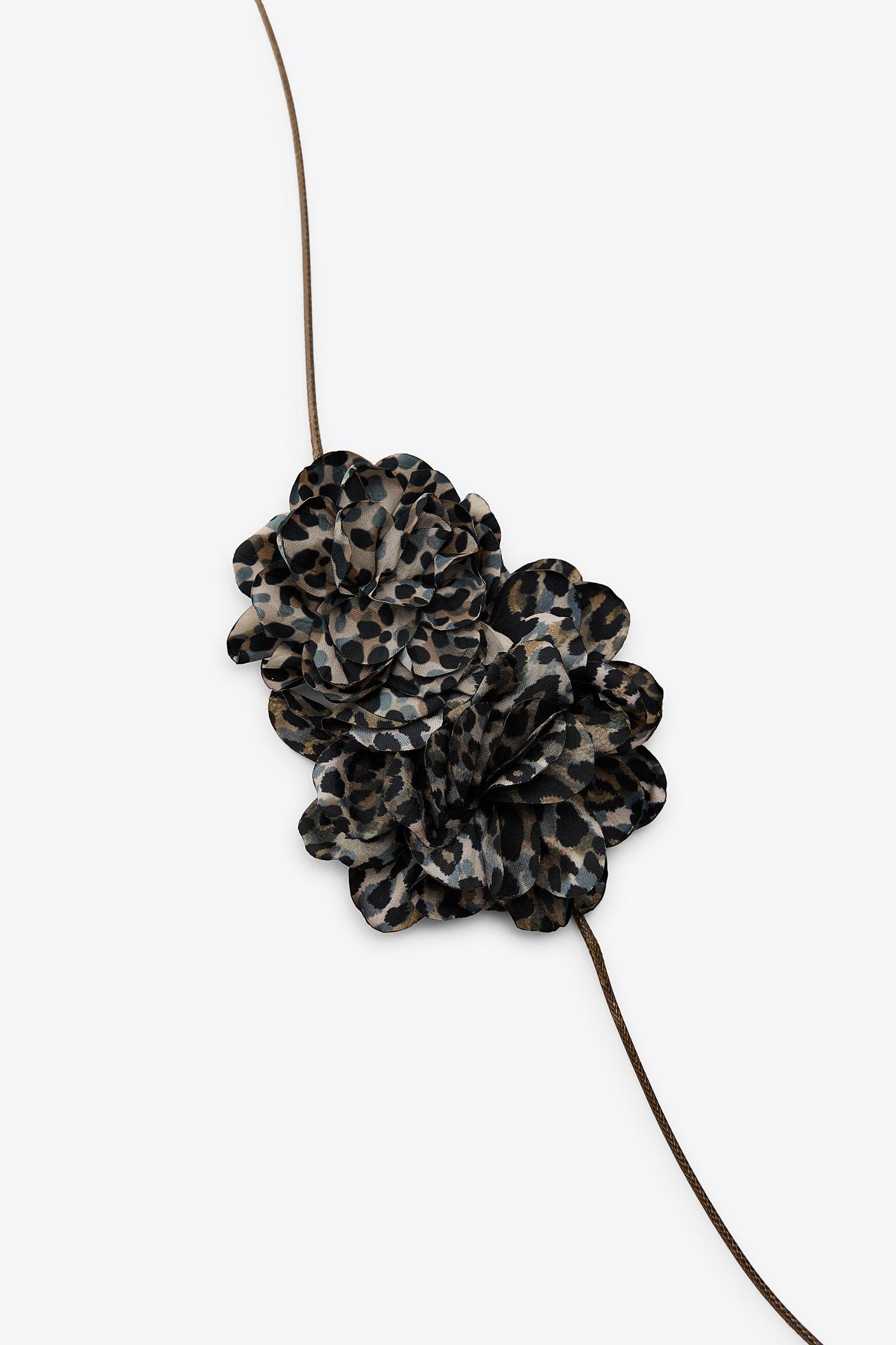 DOUBLE FLOWER ANIMAL PRINT NECKLACE Product Image