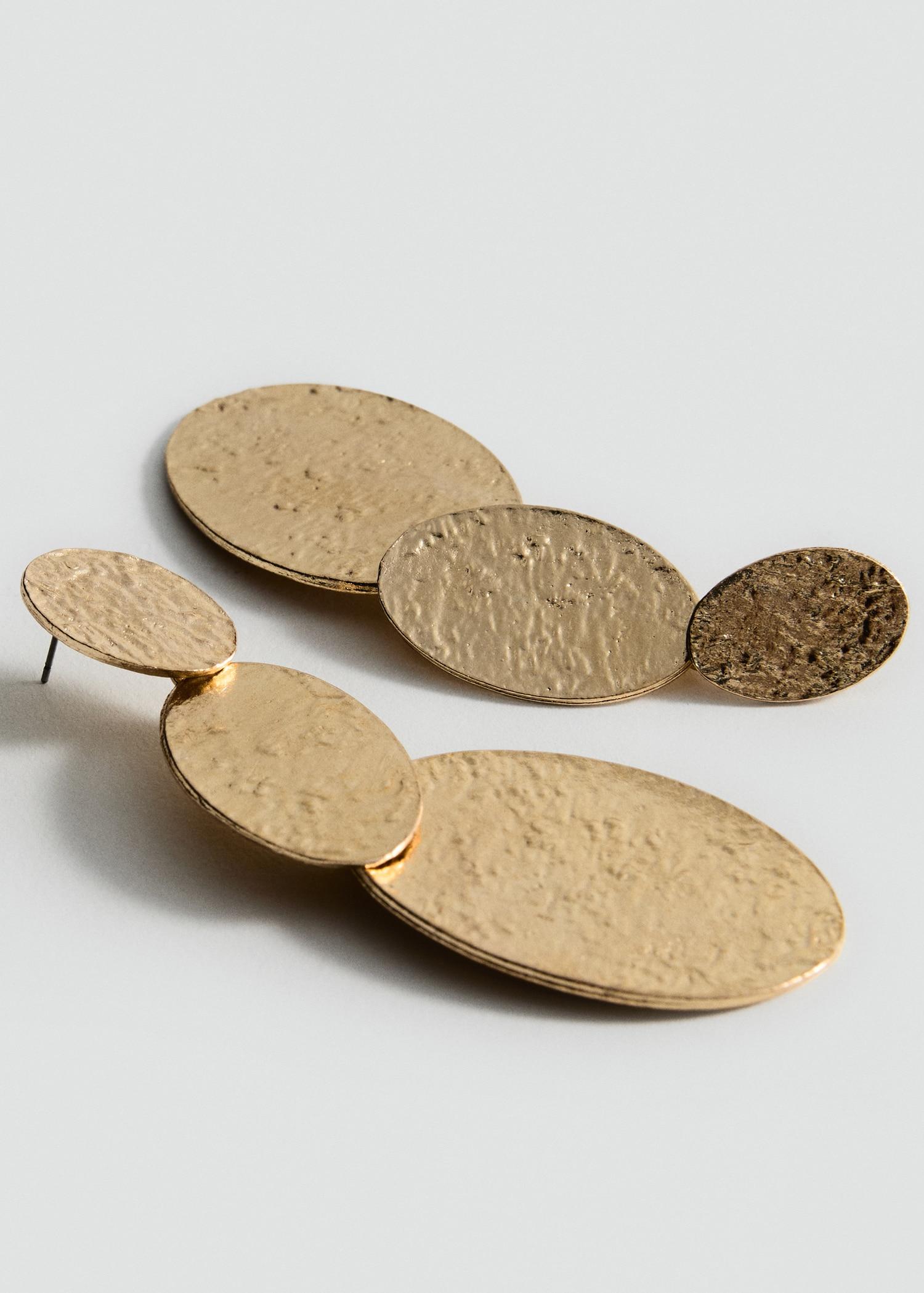 Long textured earrings - Women | MANGO USA Product Image