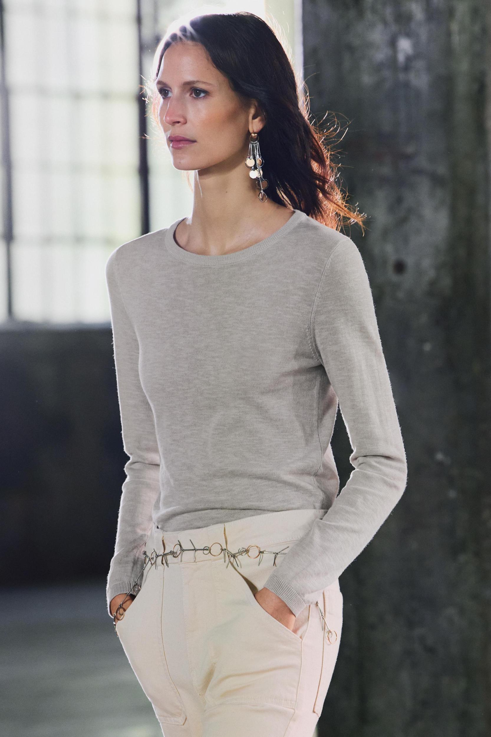 FINE KNIT TOP Product Image