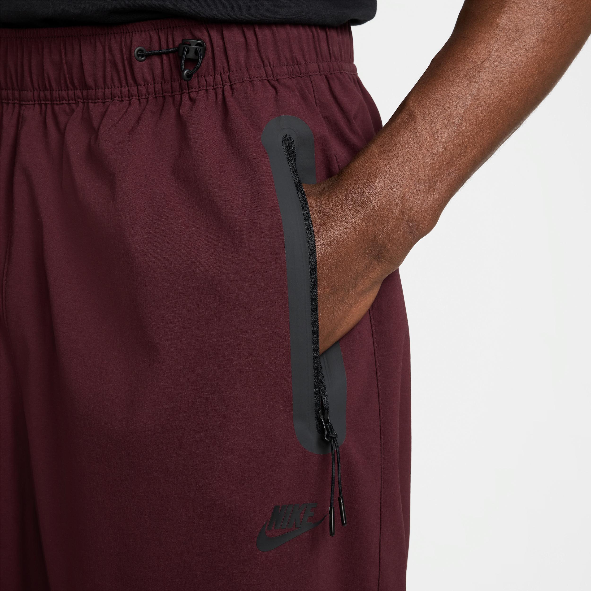 Nike Mens Tech Woven Oversized Pants | HM7158-652 Product Image