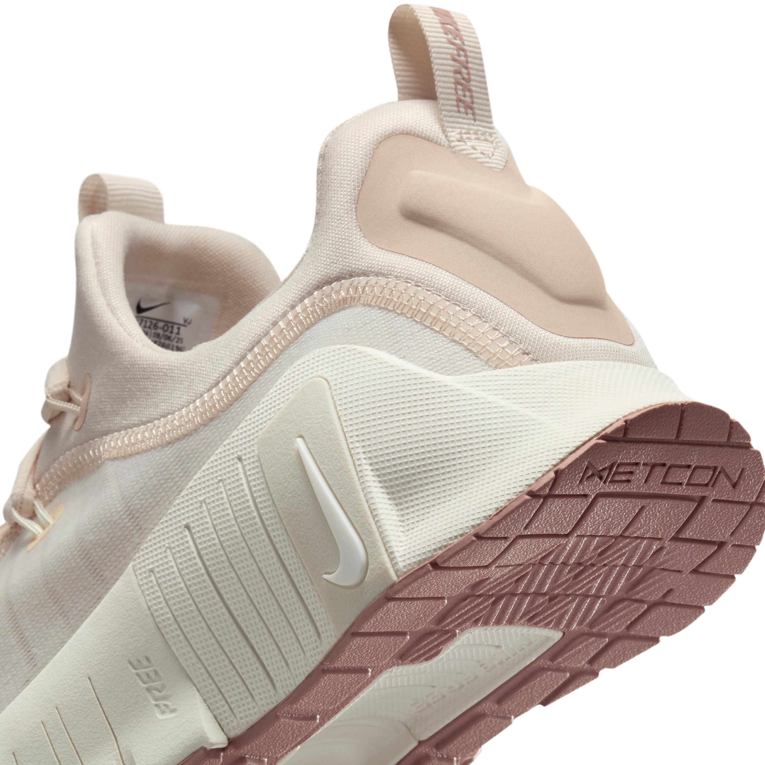 Nike Womens Free Metcon 6 Workout Shoes | FJ7126-011 Product Image