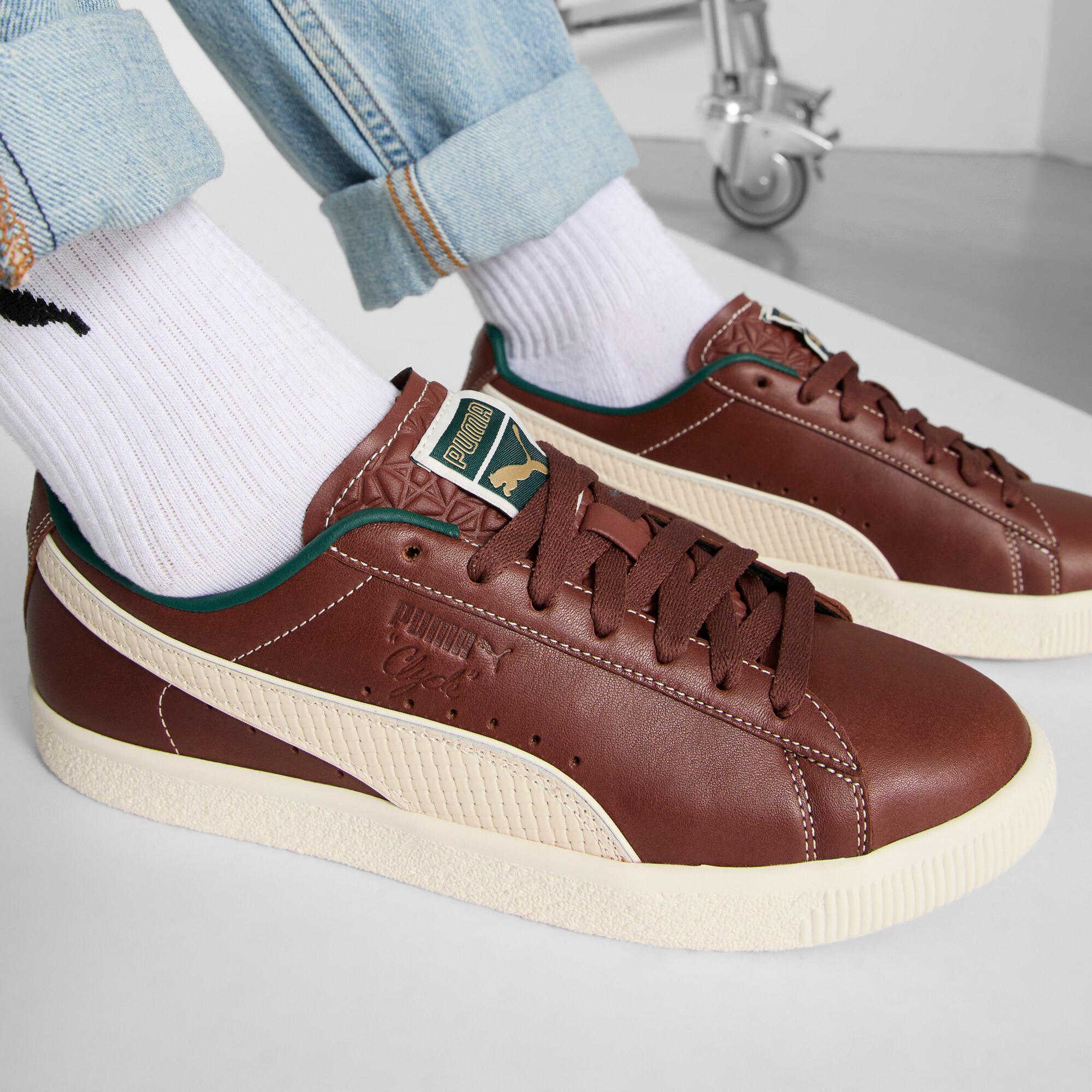 PUMA PALAIS ARTISAN Clyde Men's Sneakers Product Image