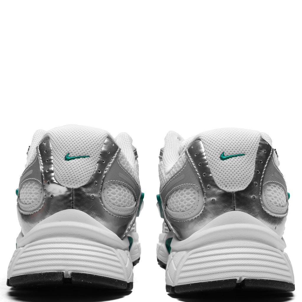 V5 Runner - White/Black/Vast Grey/Photon Dust Male Product Image