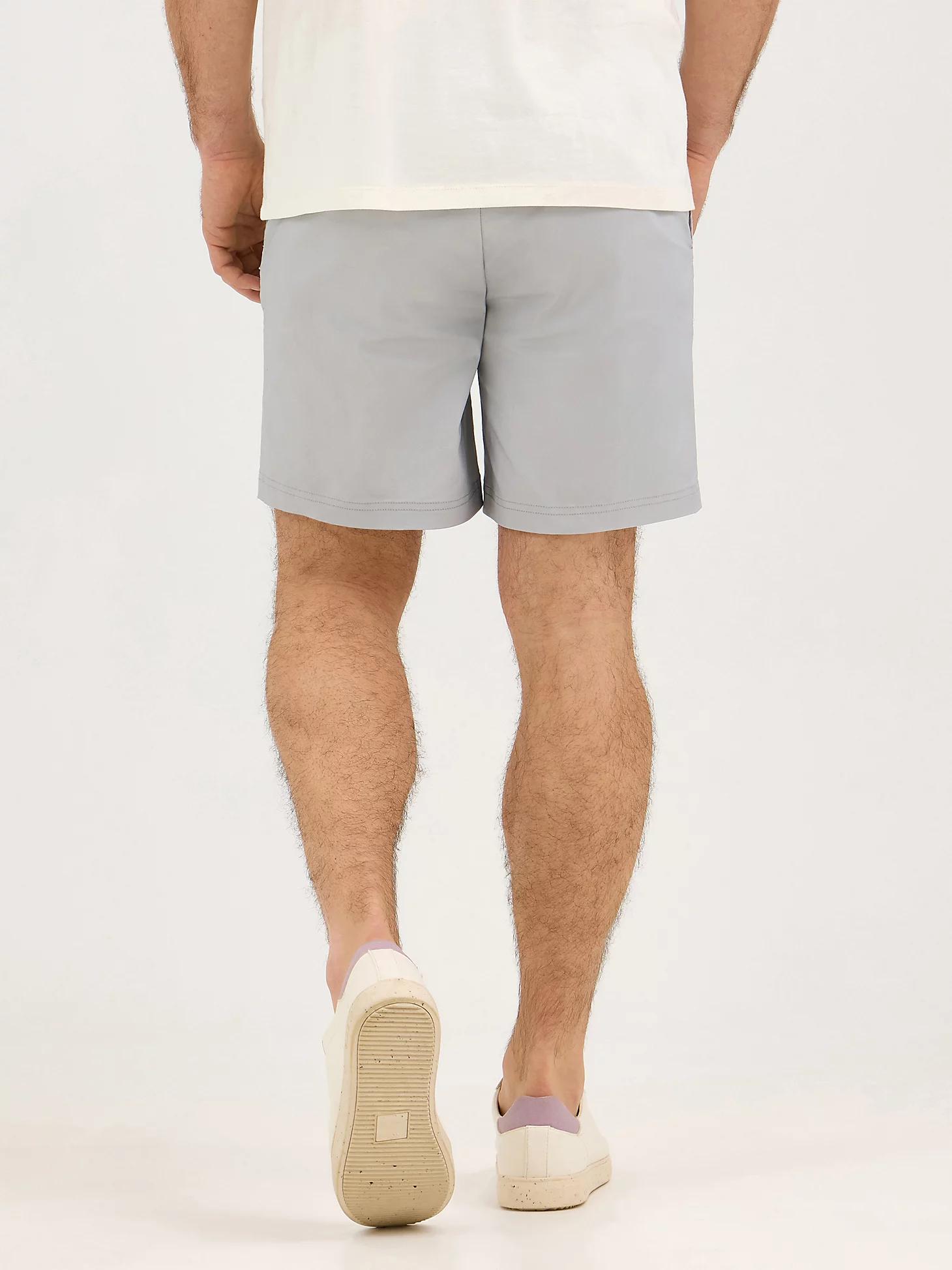 Men's Extreme Motion 7" Flat Front Short | Men's Shorts | Lee® Product Image