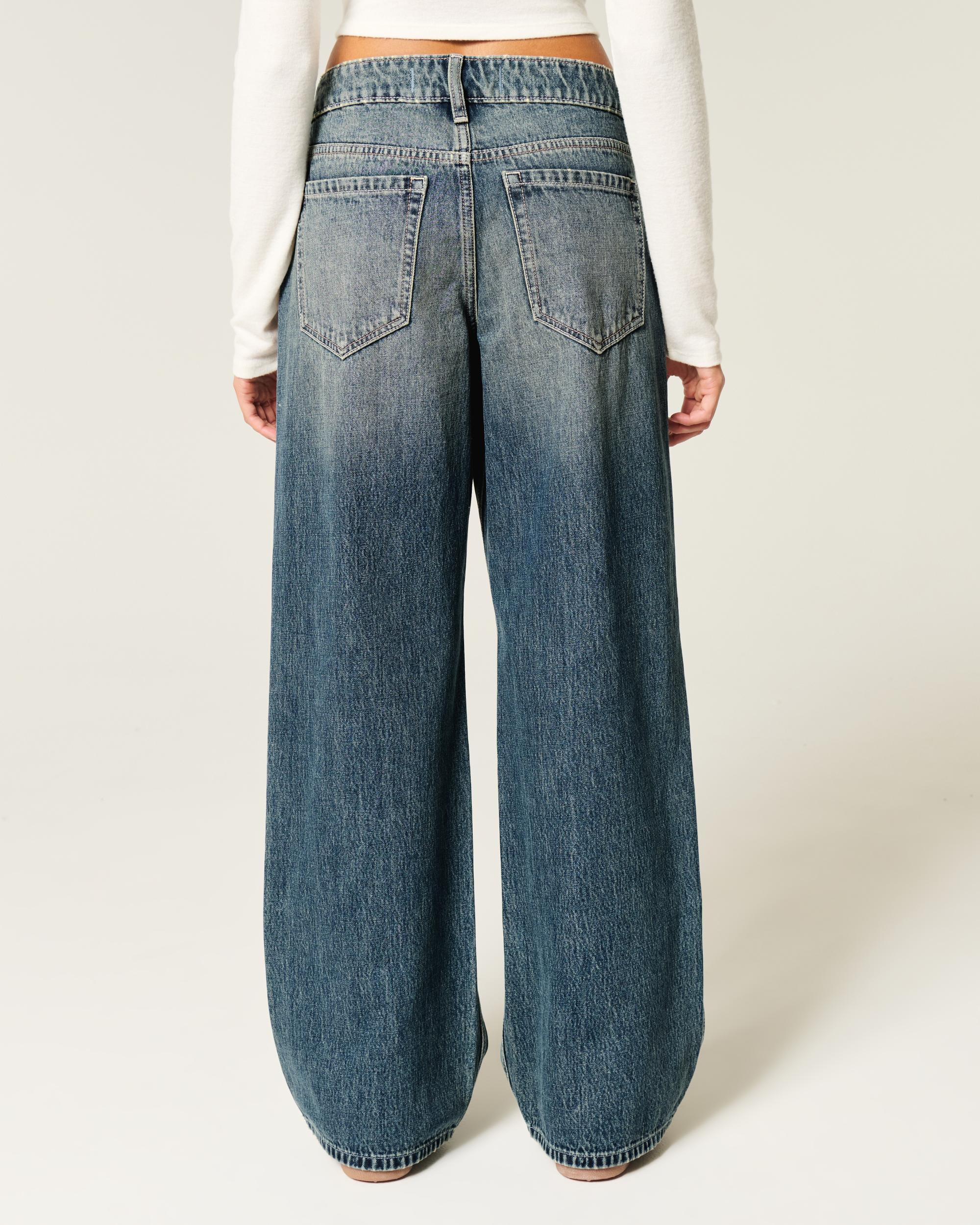 Low-Rise Medium Wash Baggy Jeans Product Image