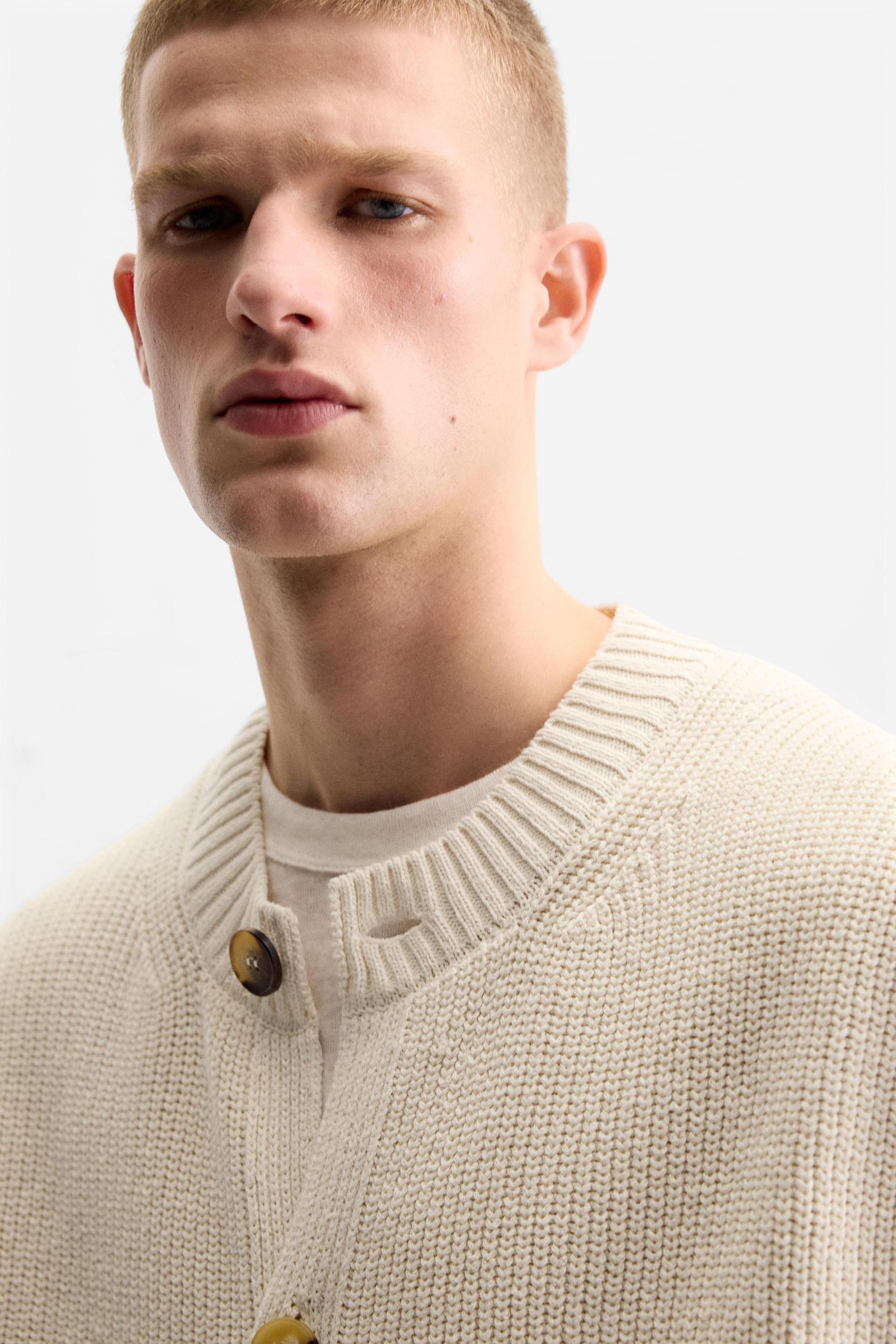 TEXTURED KNIT VEST Product Image