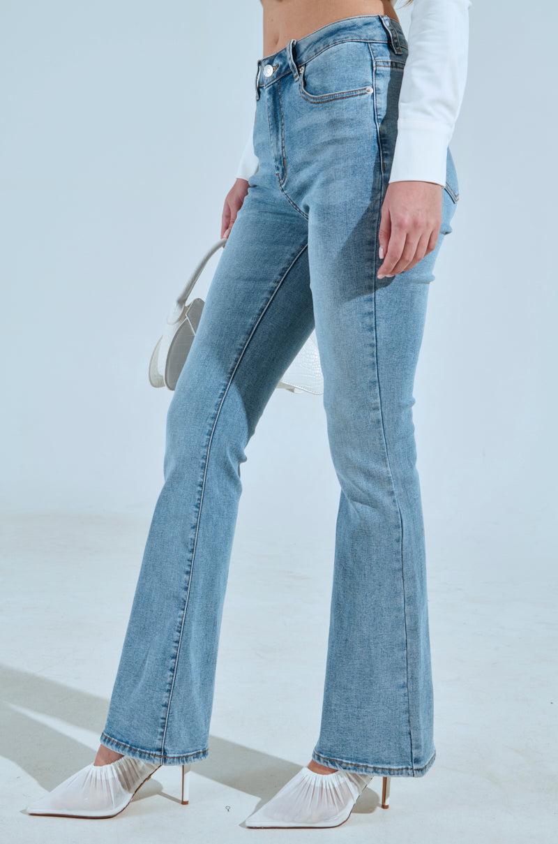 FLEX FIT MEDIUM WASH BOOT CUT Product Image