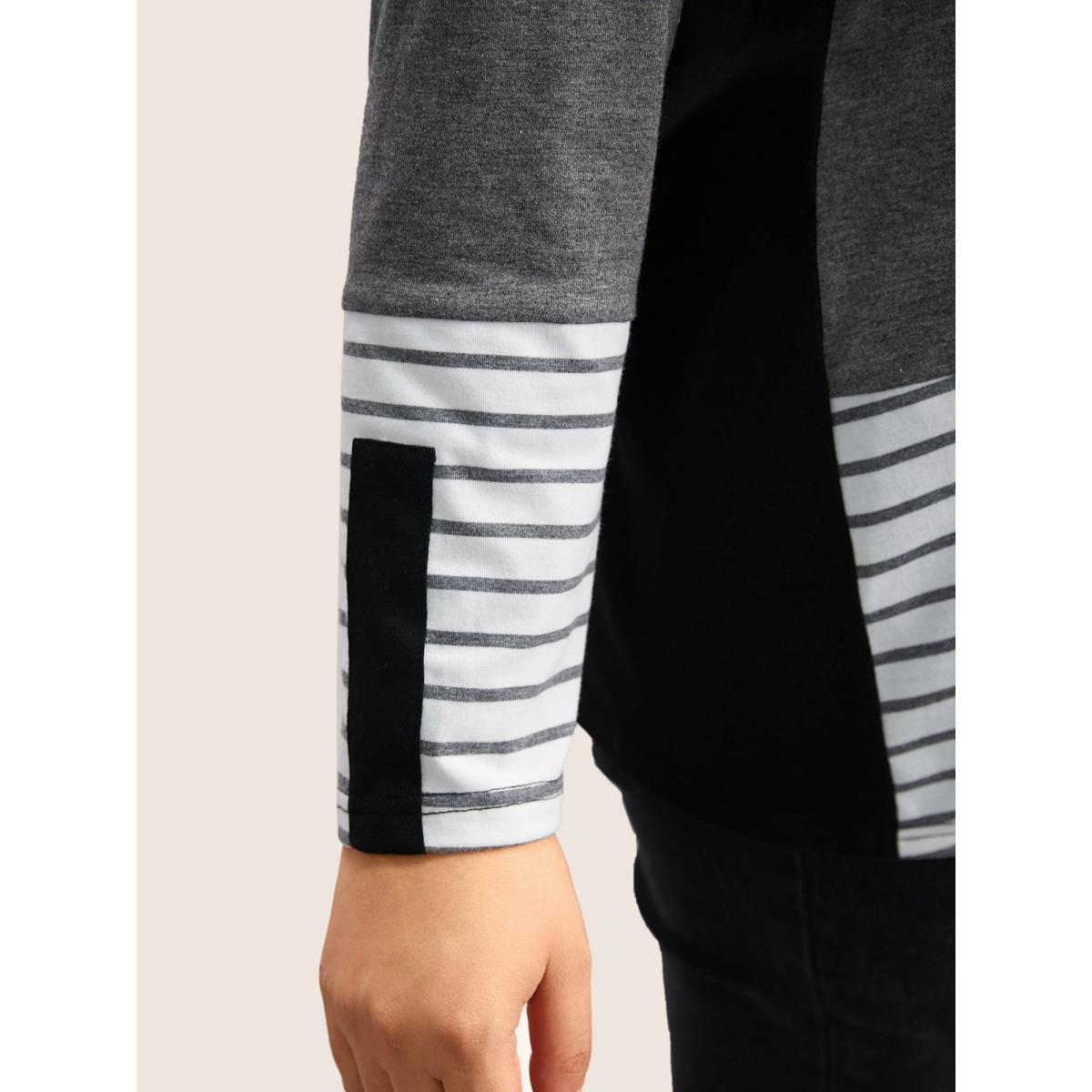 Plus Size Colorblock Contrast Striped V Neck T-shirt Black Women Leisure Contrast Striped V-neck Casual T-shirts BloomChic 18-20/2X Product Image