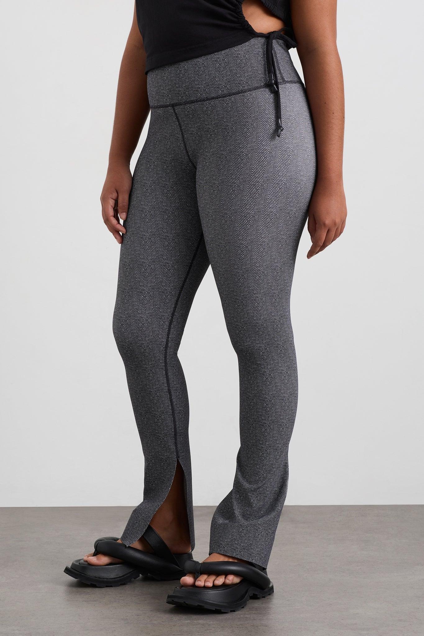 Split Hem Leggings 205 Product Image