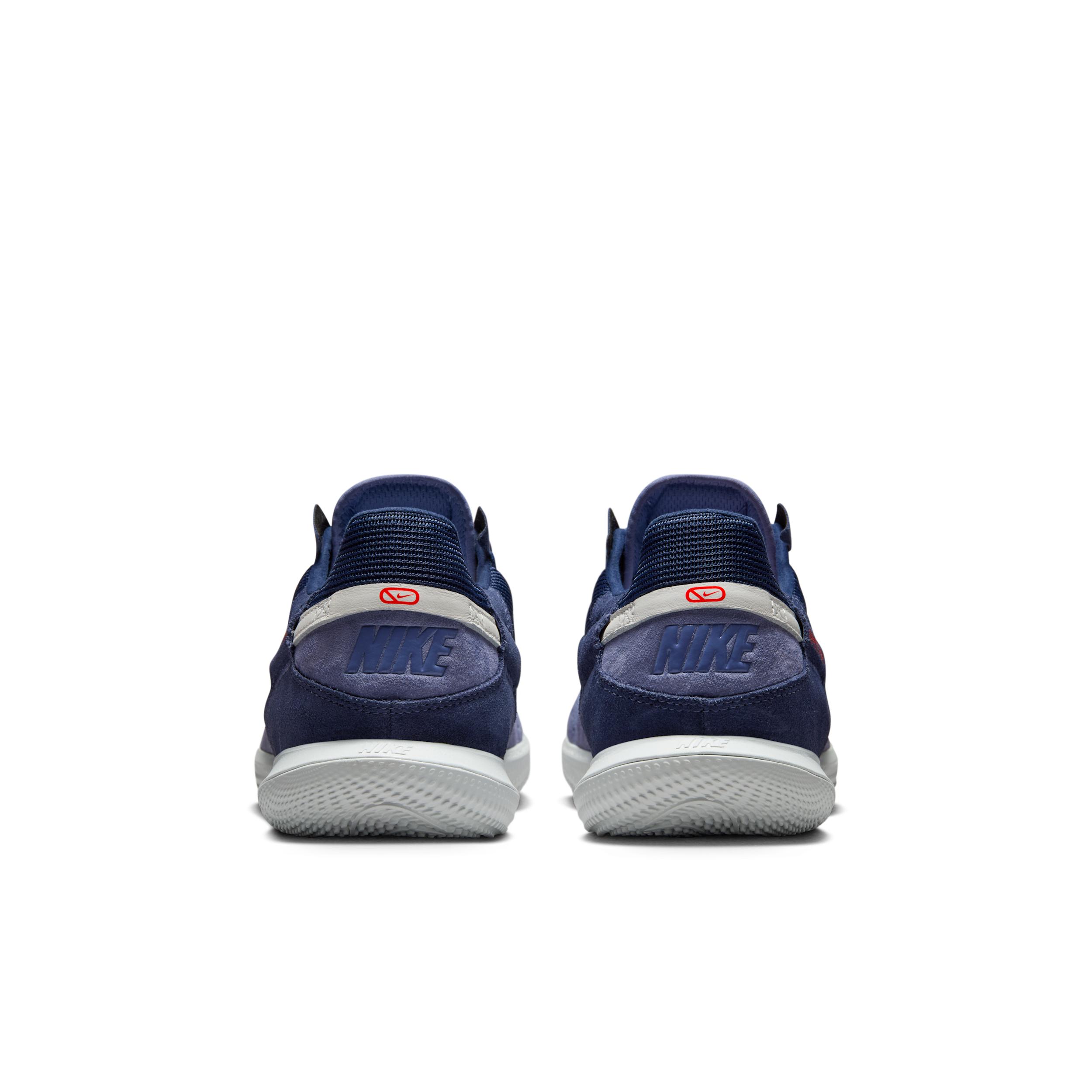 Nike Men's Streetgato Low-Top Soccer Shoes Product Image