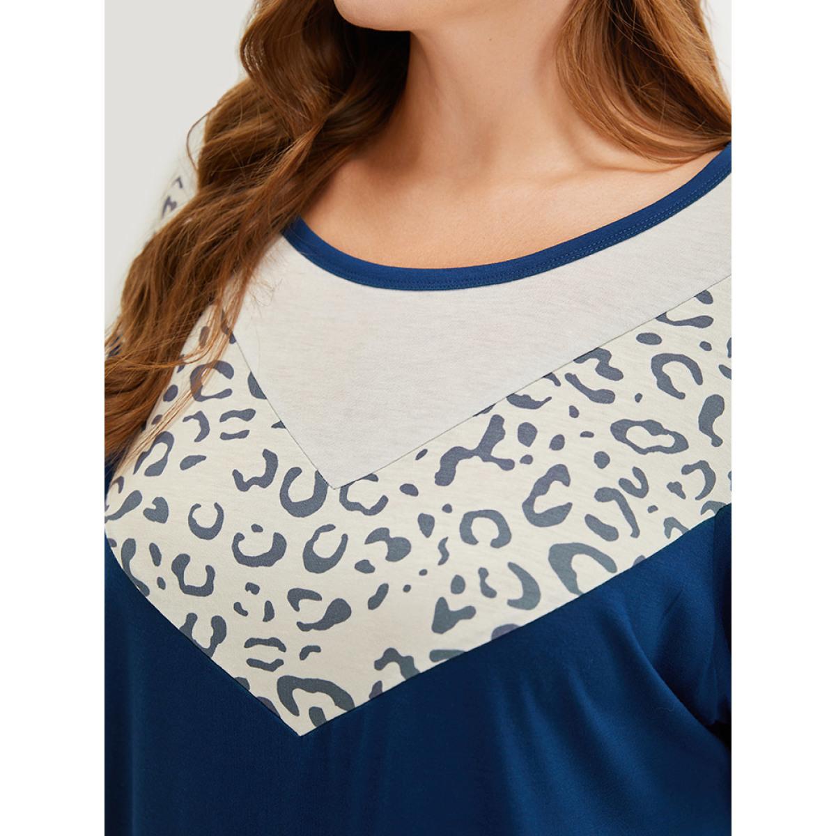 Plus Size Leopard Contrast Batwing Sleeve Patchwork T-shirt Indigo Women Casual Contrast Colorblock Round Neck Dailywear T-shirts BloomChic 30/6X Product Image