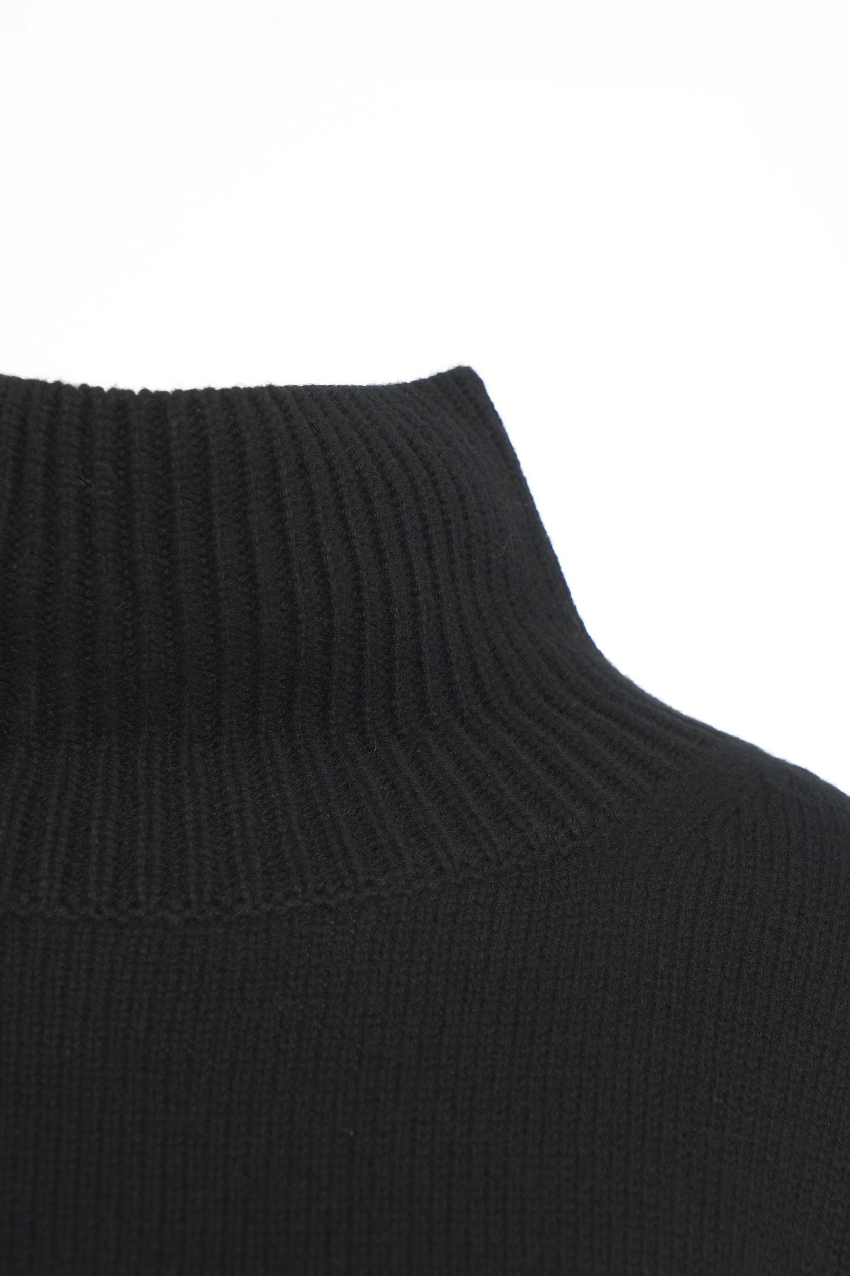 Cashmere turtleneck sweater Product Image
