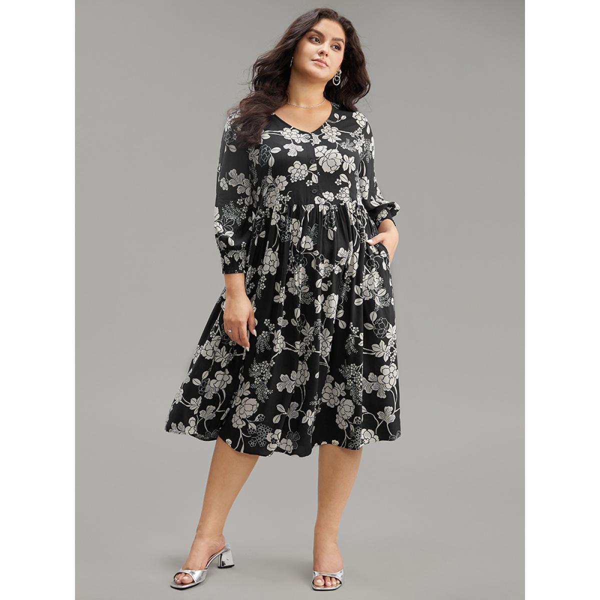 Plus Size Supersoft Essentials Silhouette Floral Print Pocket Dress BlackFlower Women Resort Gathered V-neck Elbow-length sleeve Curvy Midi Dress BloomChic 10/M Product Image
