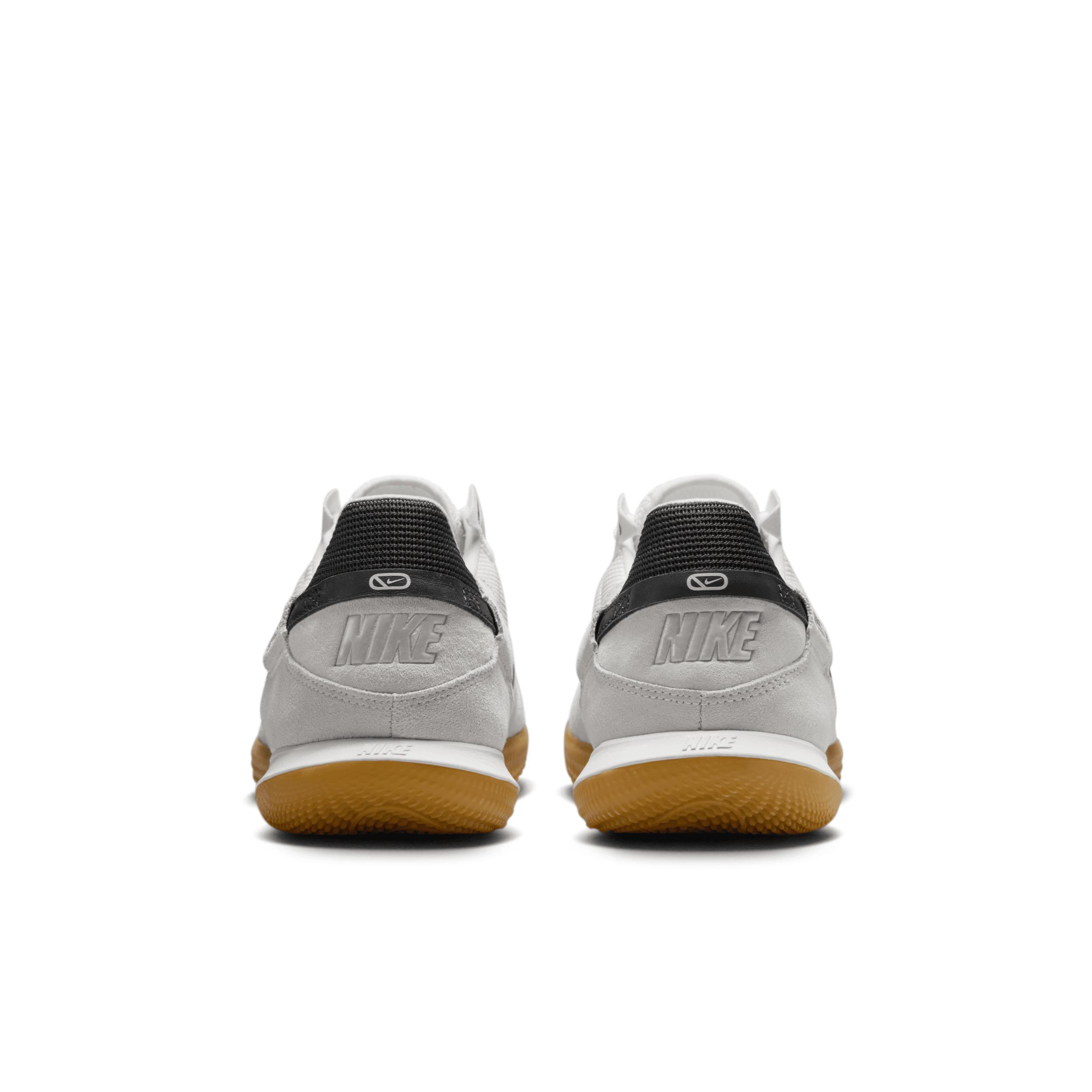 Nike Men's Streetgato Low-Top Soccer Shoes Product Image